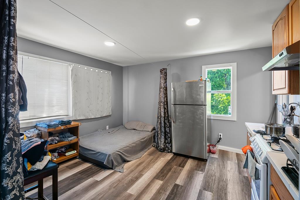 Detail Gallery Image 4 of 14 For 2004 27th Ave, Oakland,  CA 94601 - – Beds | – Baths