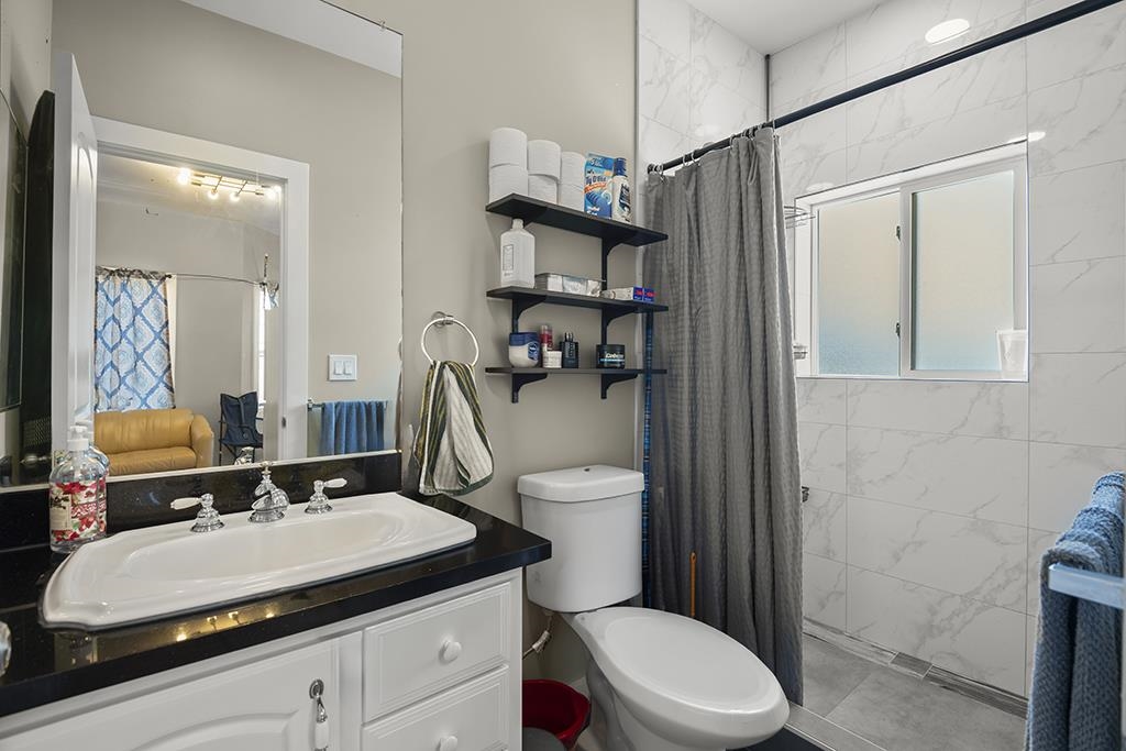 Detail Gallery Image 5 of 14 For 2004 27th Ave, Oakland,  CA 94601 - – Beds | – Baths