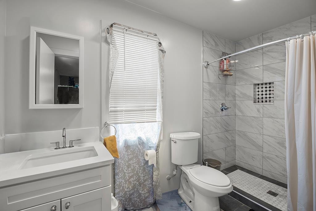 Detail Gallery Image 6 of 14 For 2004 27th Ave, Oakland,  CA 94601 - – Beds | – Baths