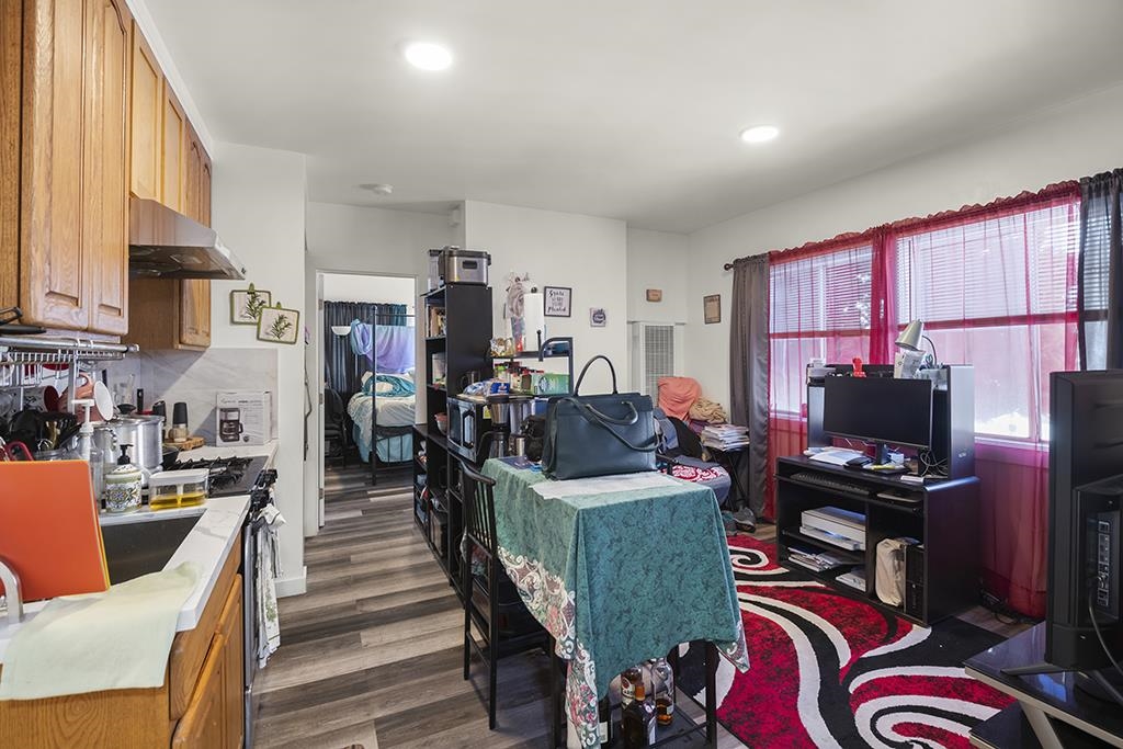 Detail Gallery Image 10 of 14 For 2004 27th Ave, Oakland,  CA 94601 - – Beds | – Baths