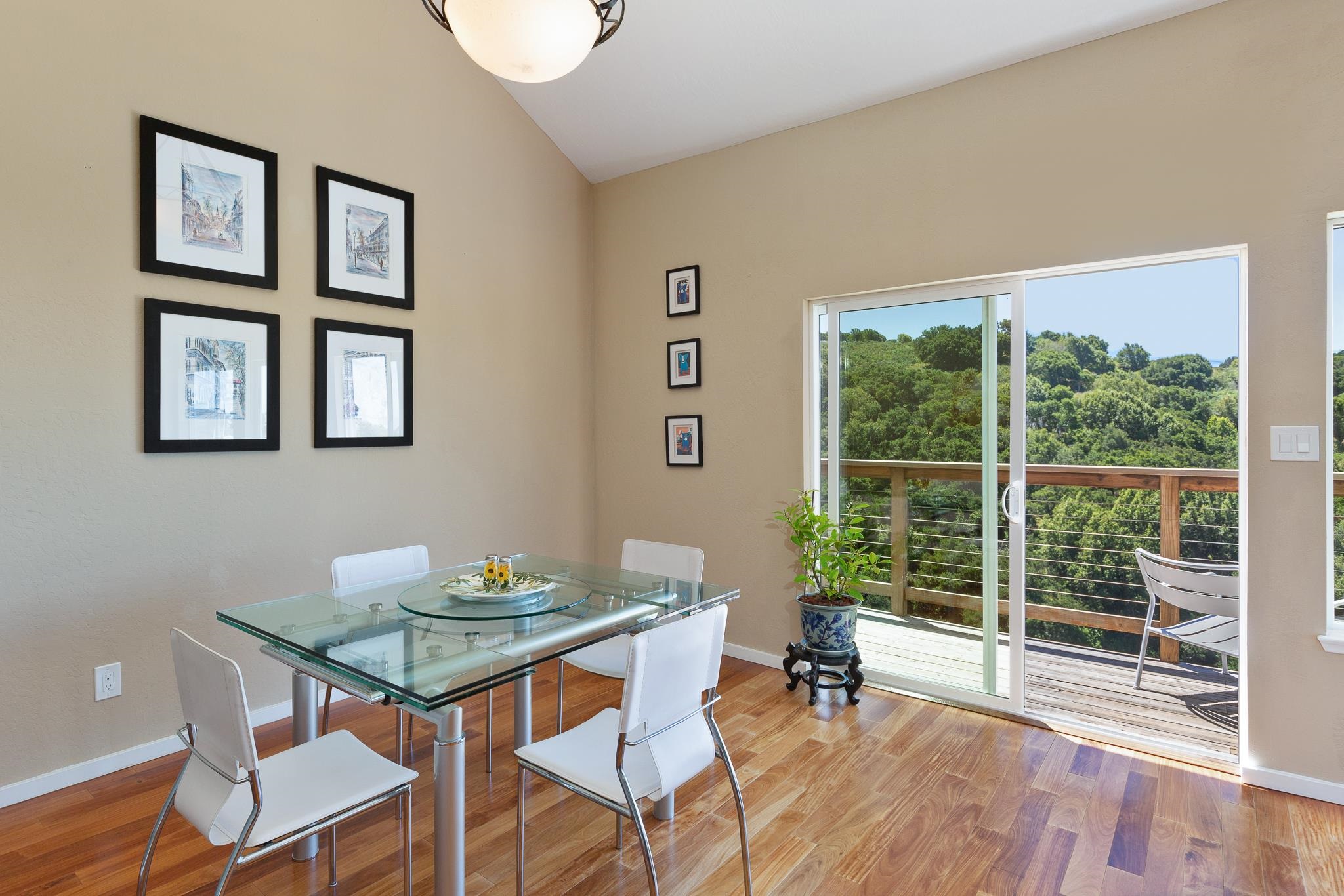 Detail Gallery Image 11 of 54 For 10353 Royal Oak Rd, Oakland,  CA 94605 - 4 Beds | 2/1 Baths
