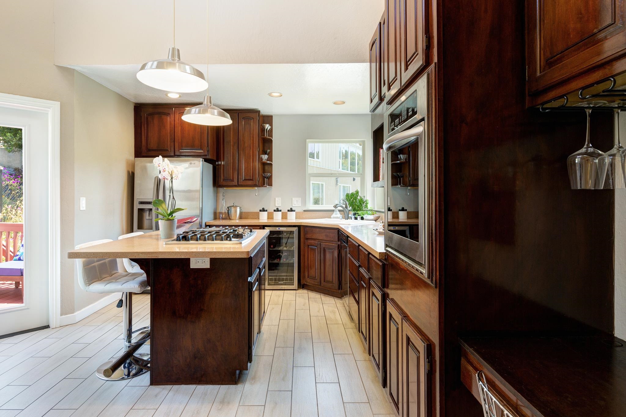 Detail Gallery Image 17 of 54 For 10353 Royal Oak Rd, Oakland,  CA 94605 - 4 Beds | 2/1 Baths