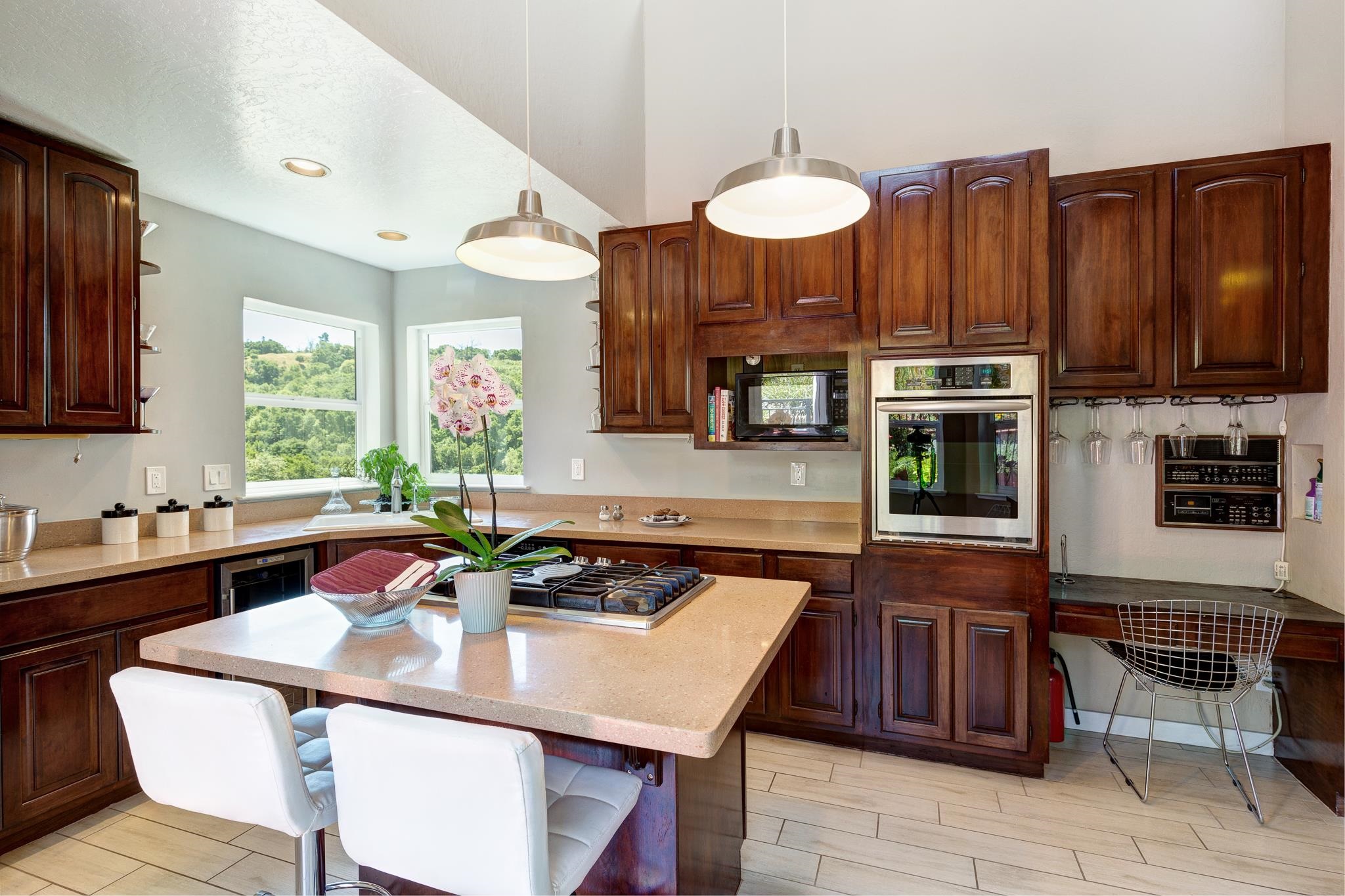 Detail Gallery Image 18 of 54 For 10353 Royal Oak Rd, Oakland,  CA 94605 - 4 Beds | 2/1 Baths