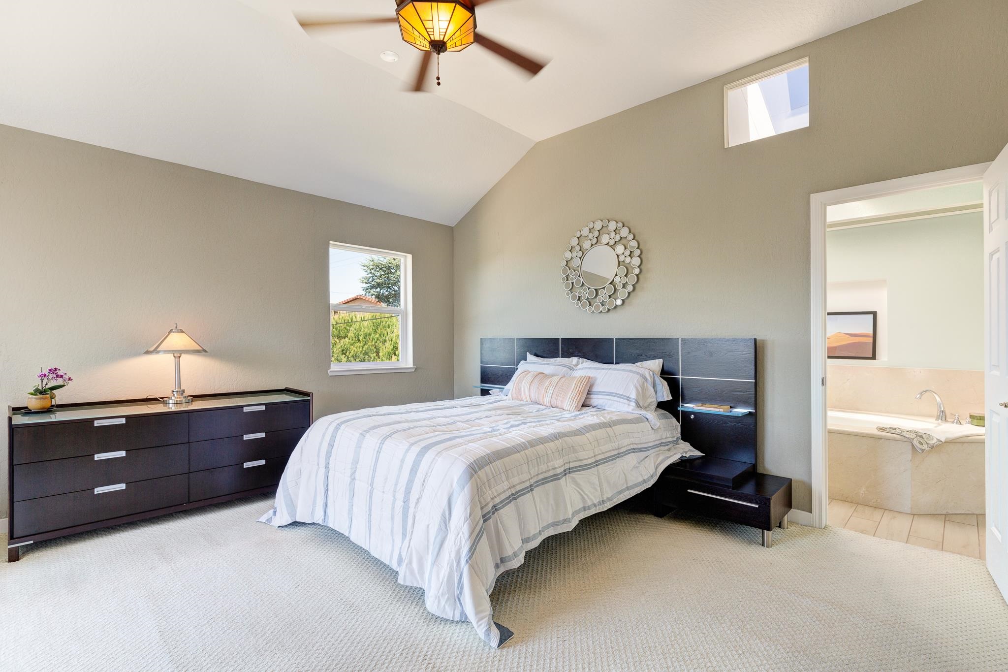 Detail Gallery Image 28 of 54 For 10353 Royal Oak Rd, Oakland,  CA 94605 - 4 Beds | 2/1 Baths