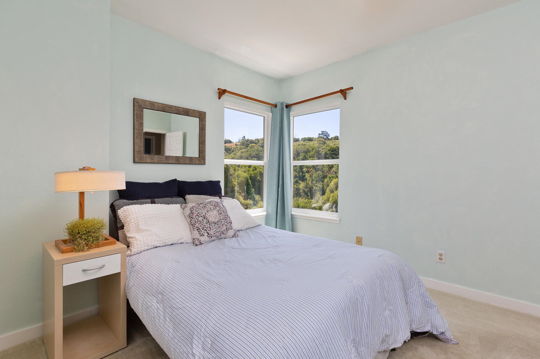 Detail Gallery Image 35 of 54 For 10353 Royal Oak Rd, Oakland,  CA 94605 - 4 Beds | 2/1 Baths