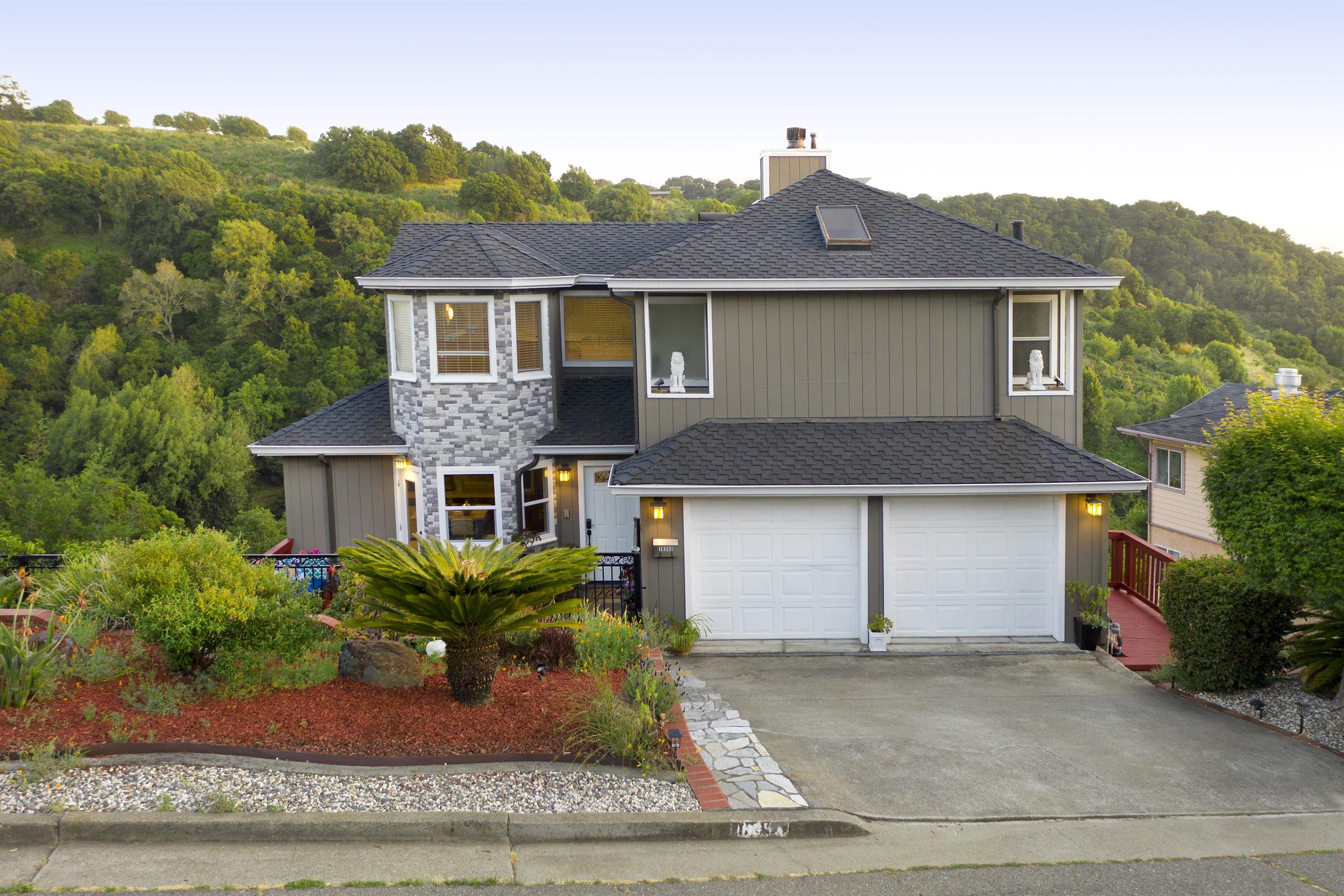 Detail Gallery Image 47 of 54 For 10353 Royal Oak Rd, Oakland,  CA 94605 - 4 Beds | 2/1 Baths