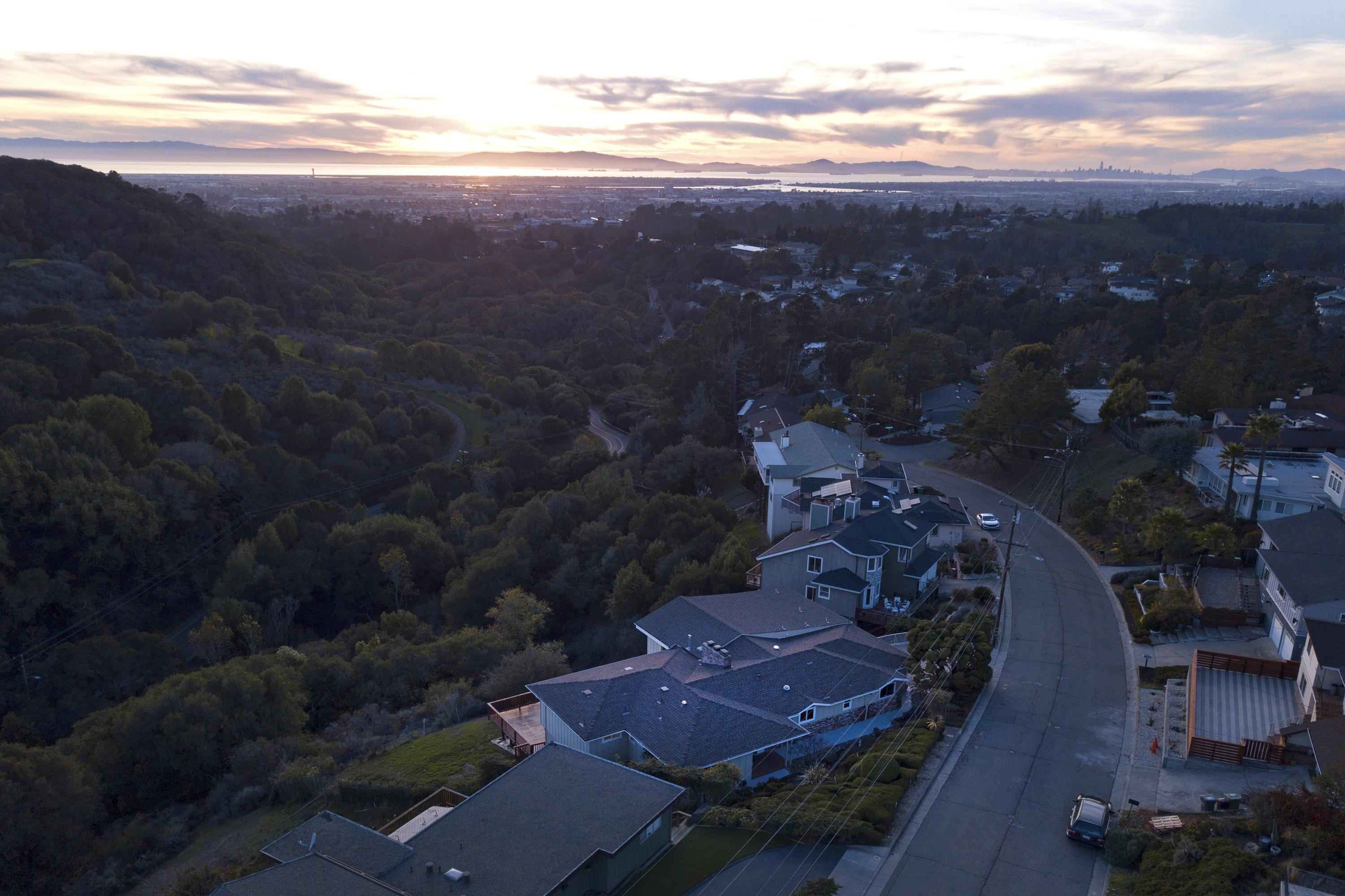 Detail Gallery Image 53 of 54 For 10353 Royal Oak Rd, Oakland,  CA 94605 - 4 Beds | 2/1 Baths