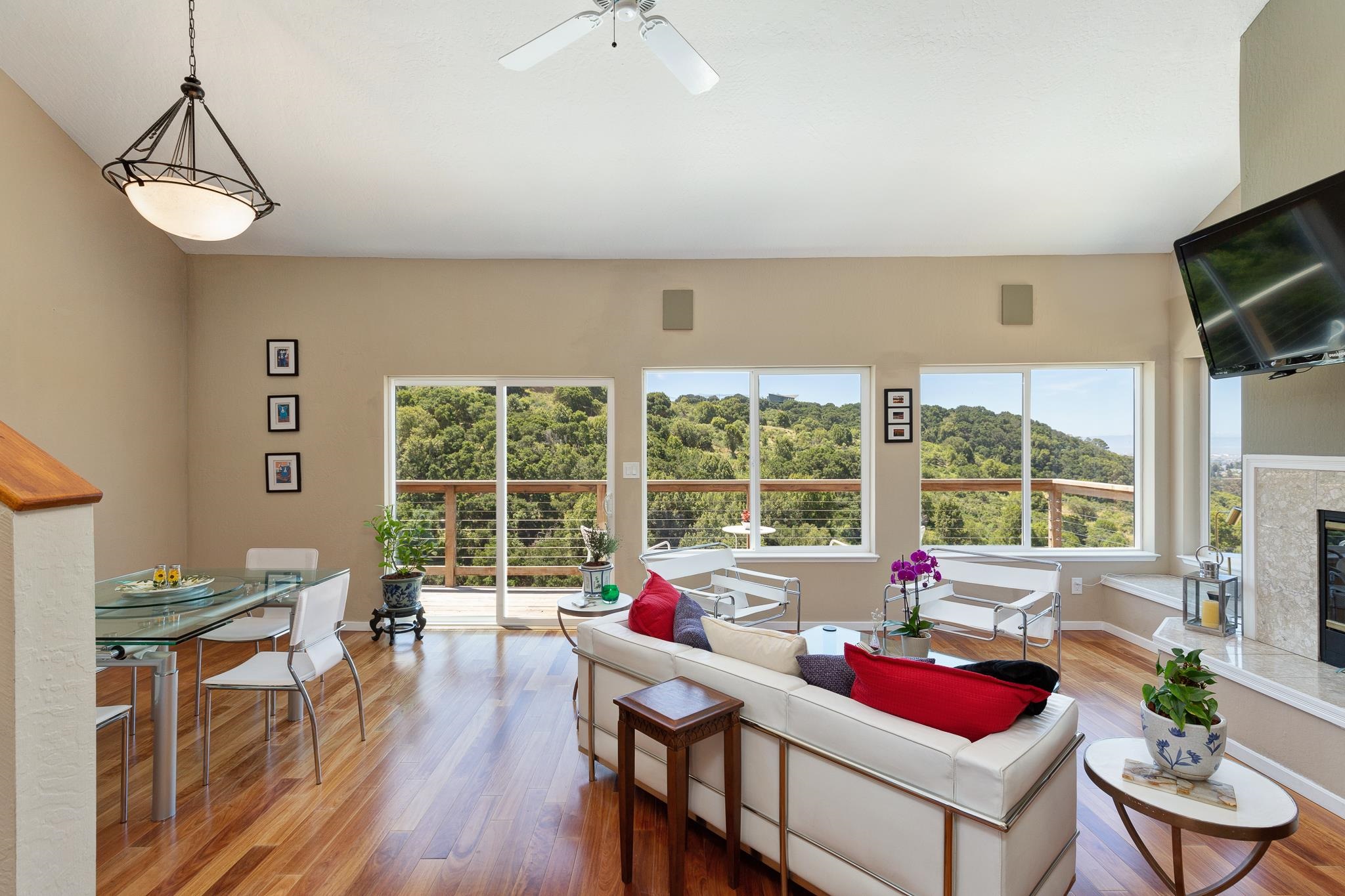 Detail Gallery Image 8 of 54 For 10353 Royal Oak Rd, Oakland,  CA 94605 - 4 Beds | 2/1 Baths