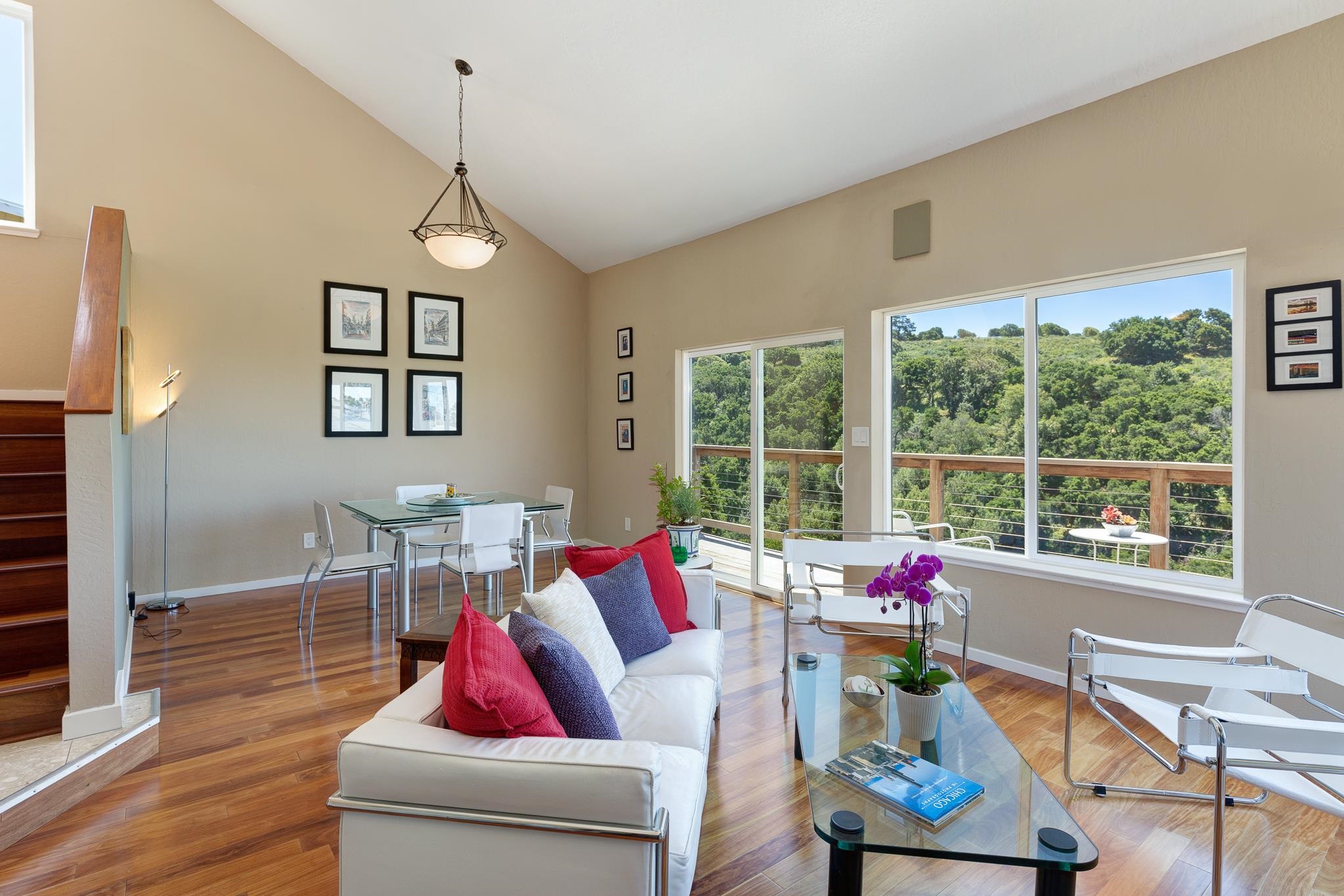 Detail Gallery Image 10 of 54 For 10353 Royal Oak Rd, Oakland,  CA 94605 - 4 Beds | 2/1 Baths