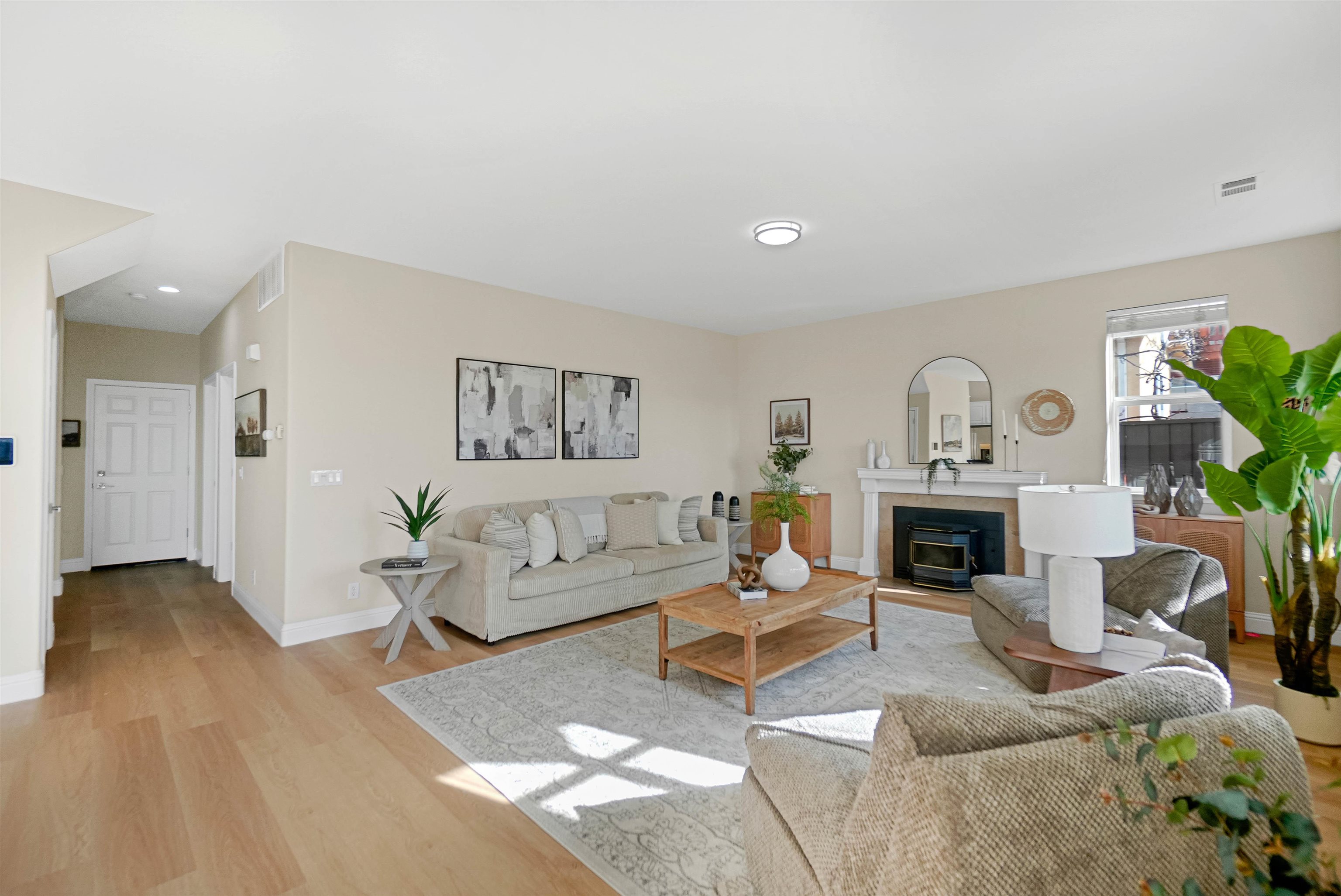 Detail Gallery Image 11 of 60 For 4905 Apricot Ct, Castro Valley,  CA 94546 - 4 Beds | 3 Baths