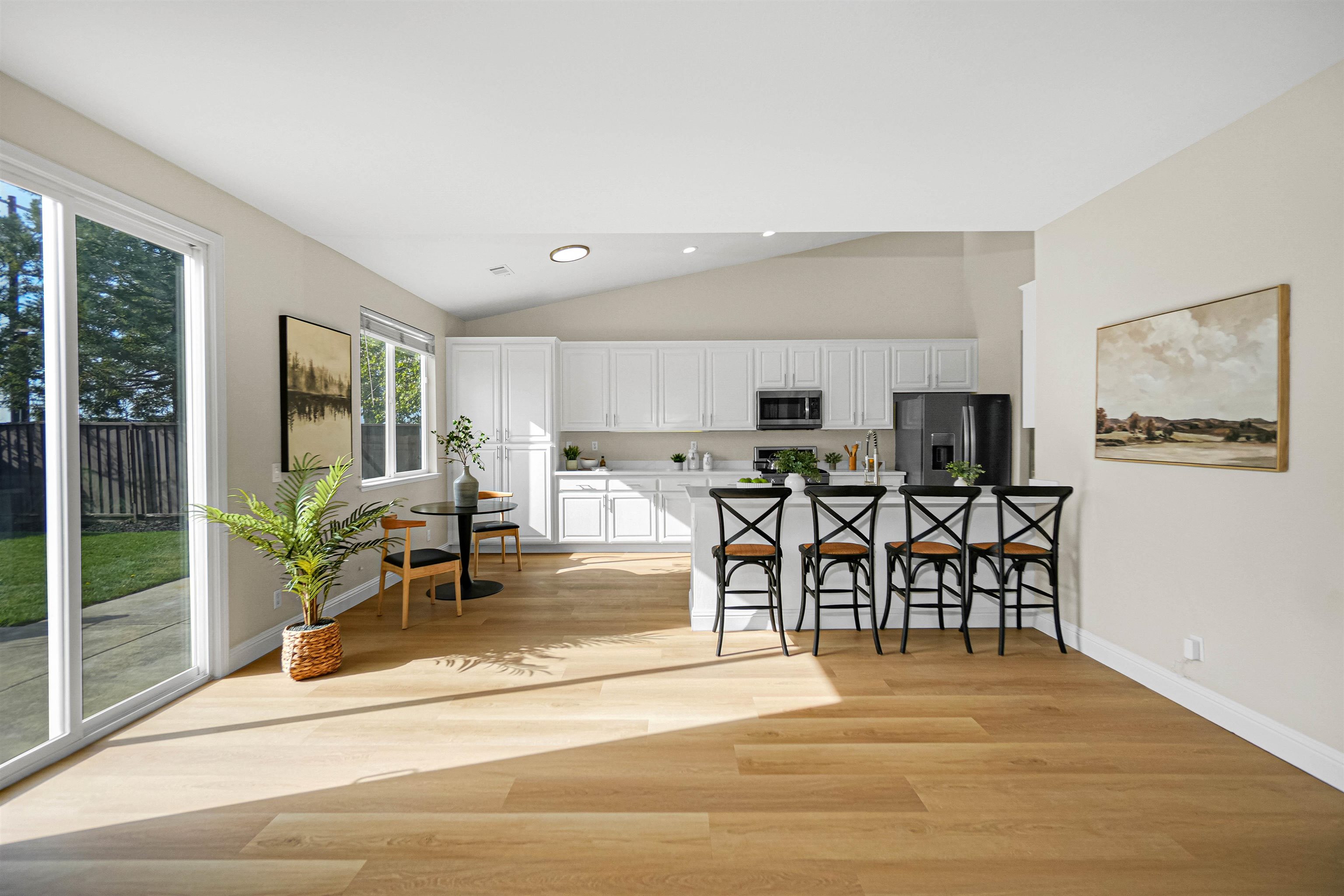 Detail Gallery Image 13 of 60 For 4905 Apricot Ct, Castro Valley,  CA 94546 - 4 Beds | 3 Baths