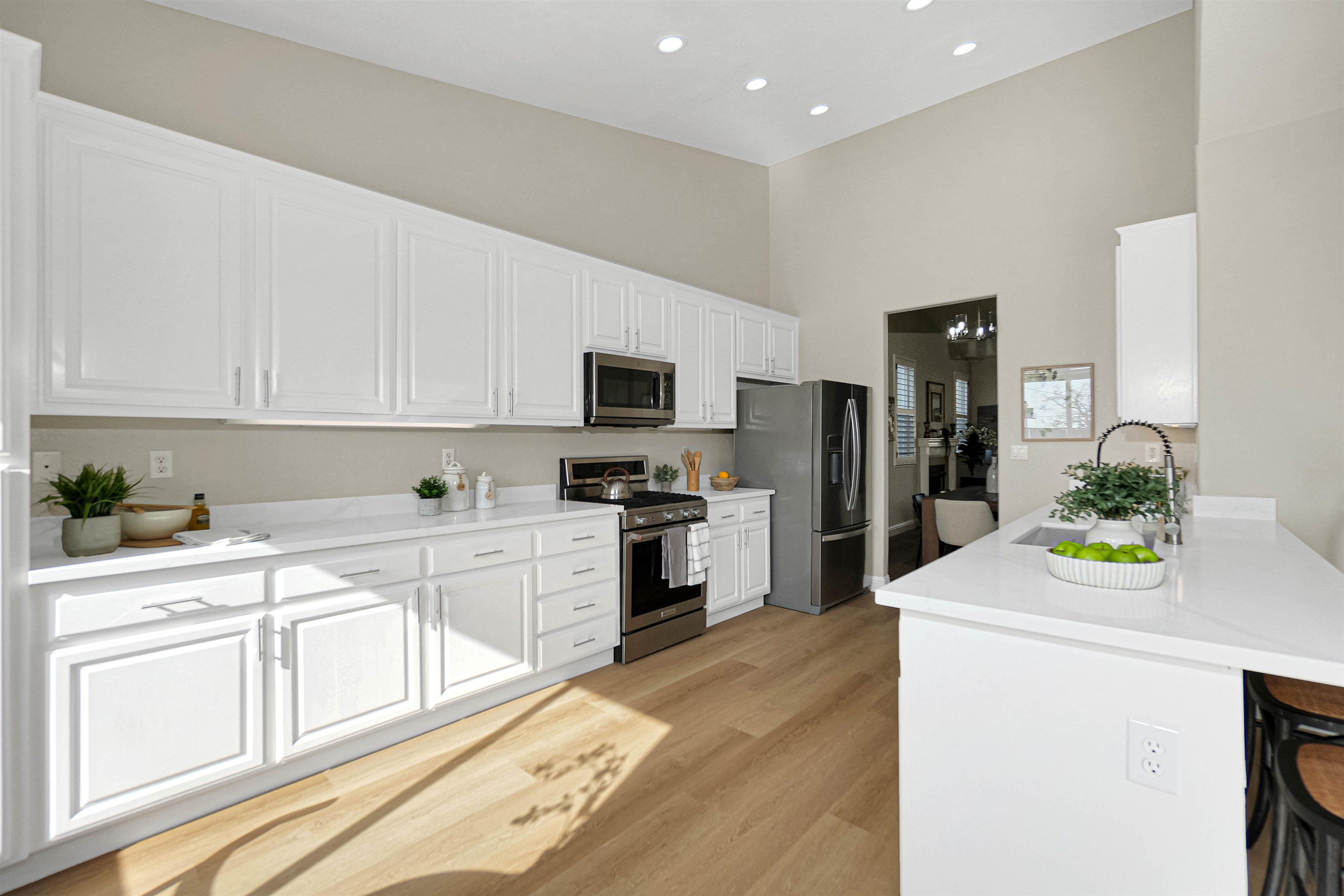 Detail Gallery Image 17 of 60 For 4905 Apricot Ct, Castro Valley,  CA 94546 - 4 Beds | 3 Baths