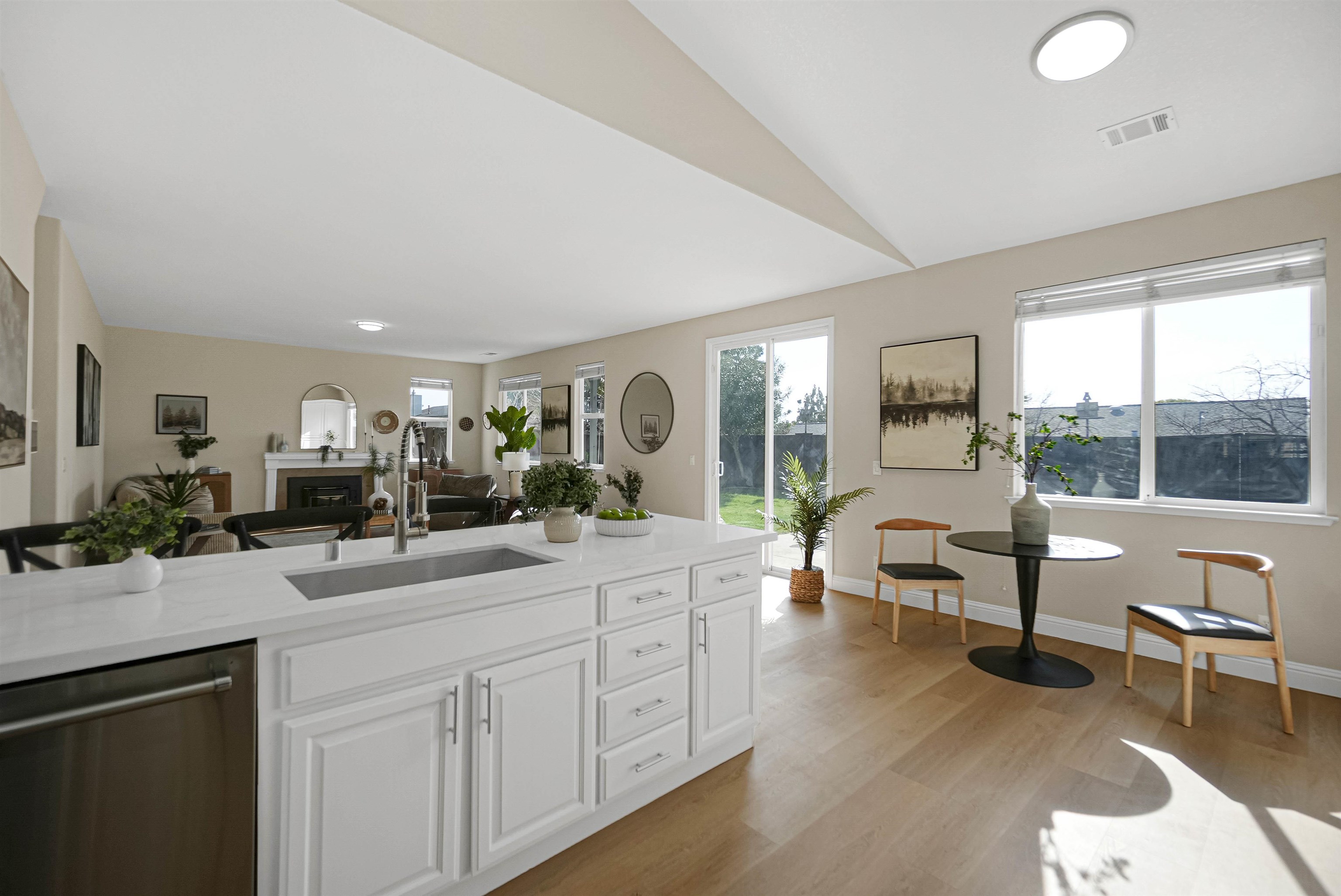 Detail Gallery Image 19 of 60 For 4905 Apricot Ct, Castro Valley,  CA 94546 - 4 Beds | 3 Baths