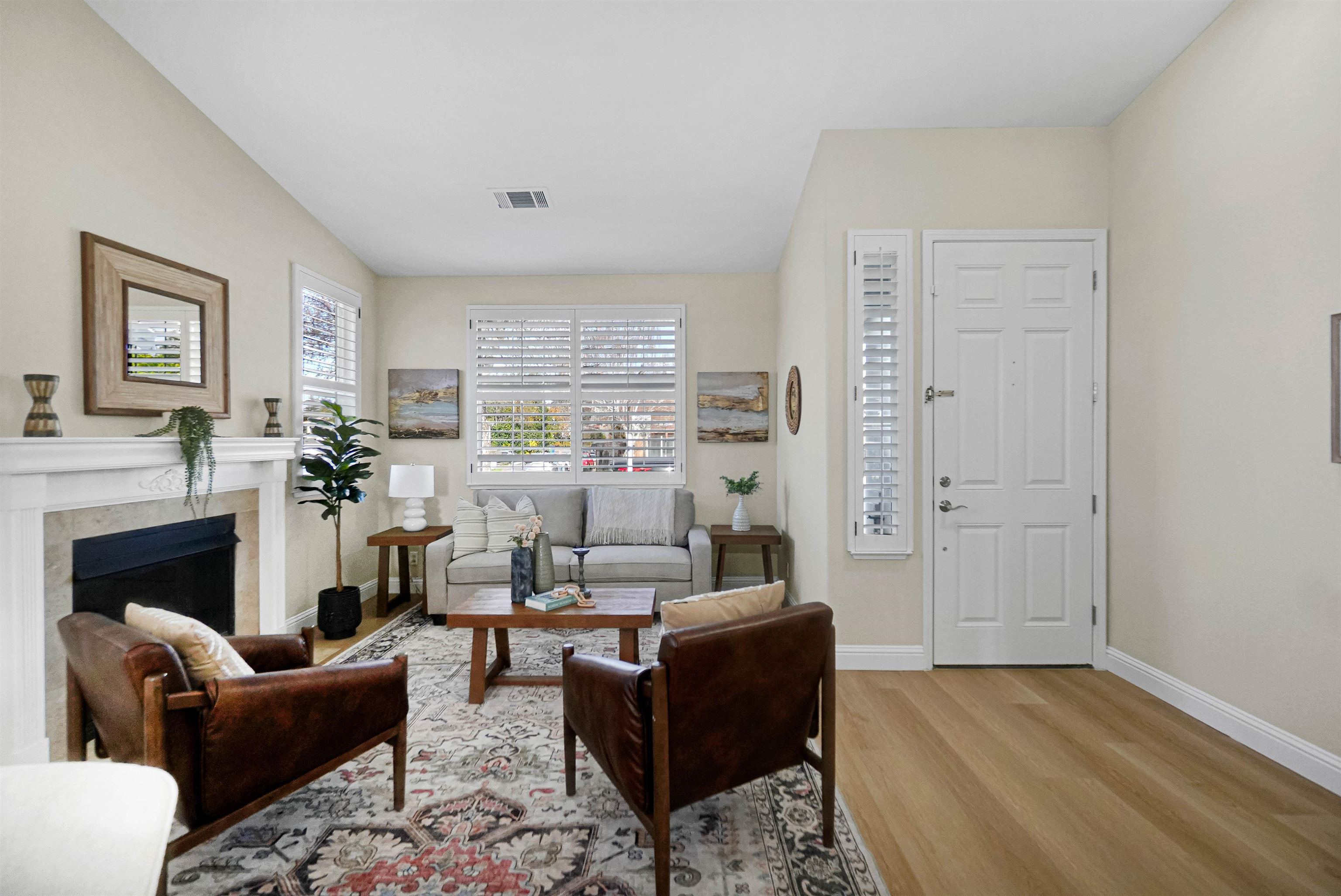 Detail Gallery Image 5 of 60 For 4905 Apricot Ct, Castro Valley,  CA 94546 - 4 Beds | 3 Baths