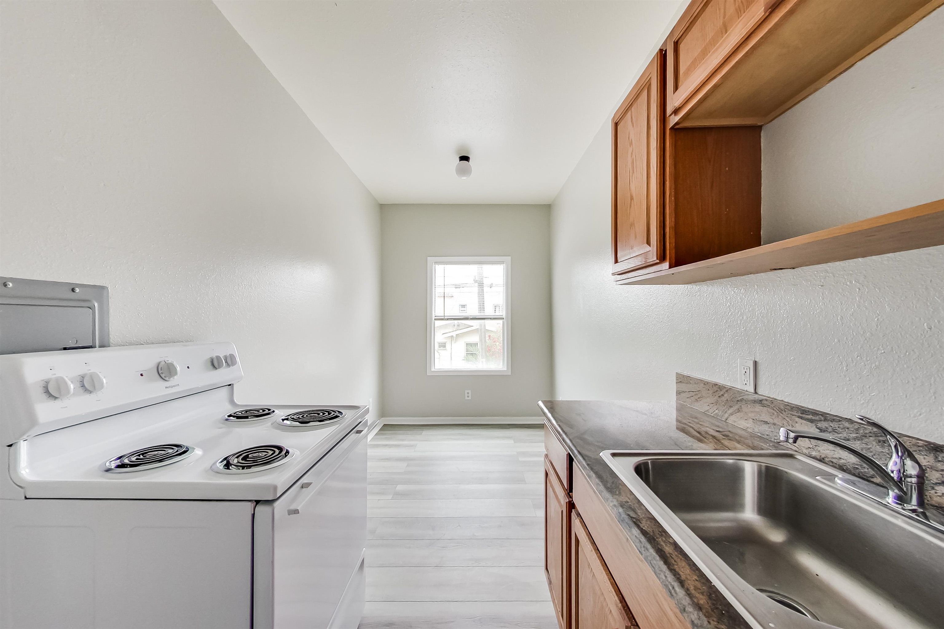 Photo #8: 41122473 Listing: Photo #8