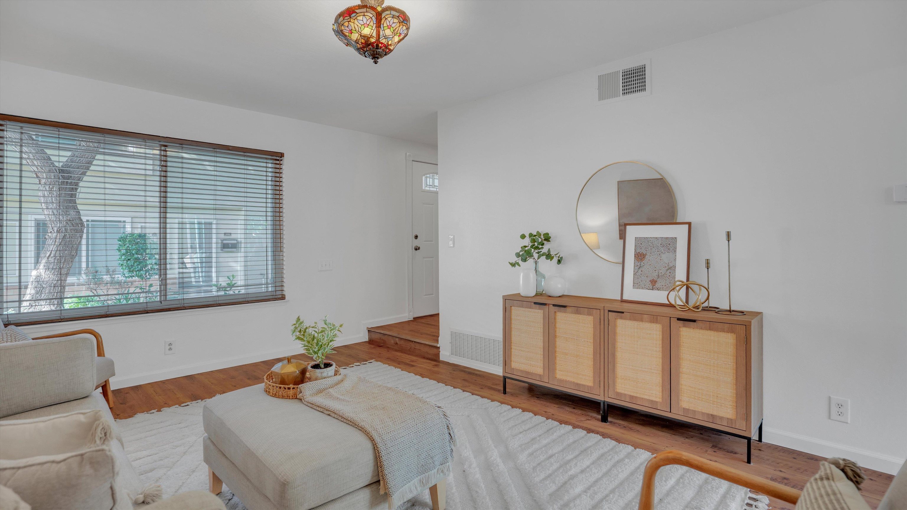 Photo #4: 41122475 Listing: Photo #4