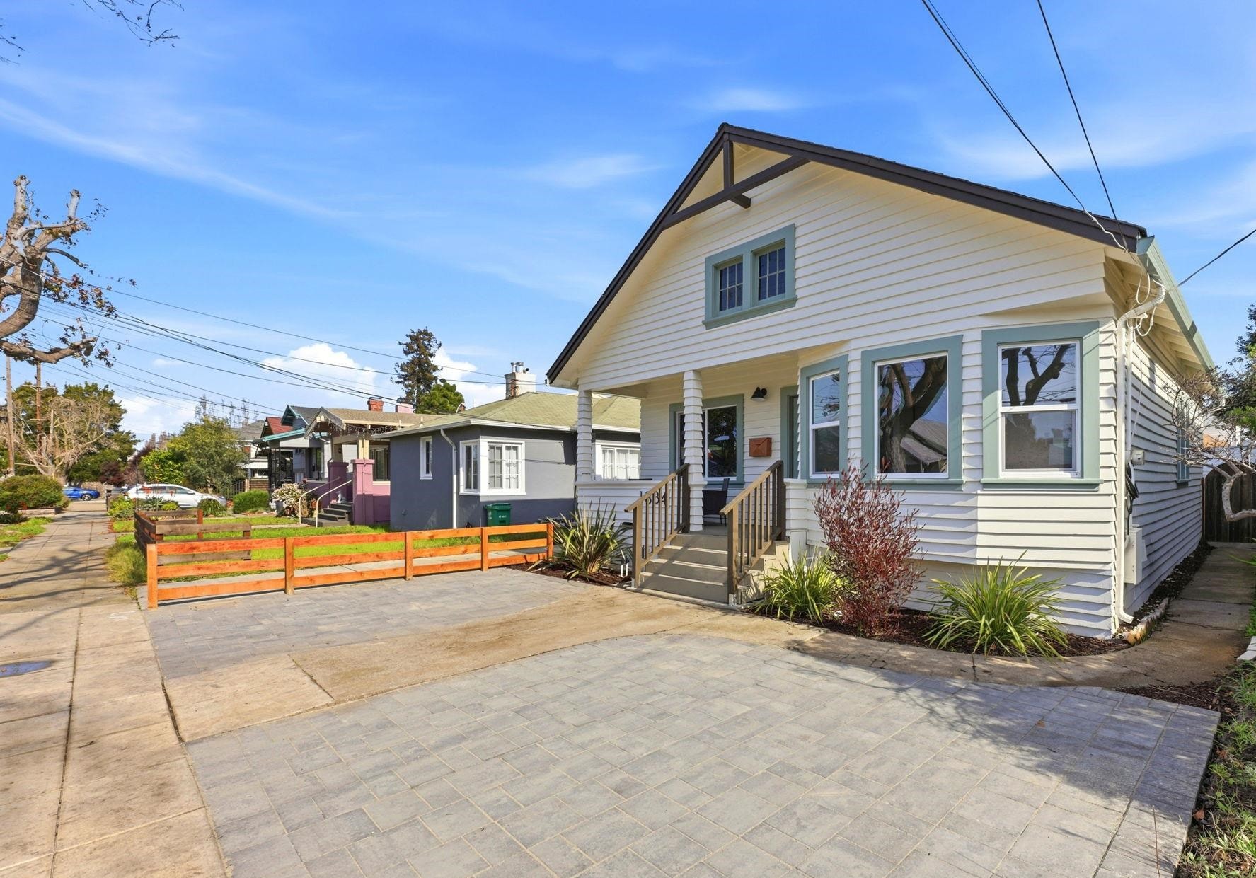 Detail Gallery Image 2 of 34 For 1834 8th St, Alameda,  CA 94501 - 2 Beds | 2 Baths