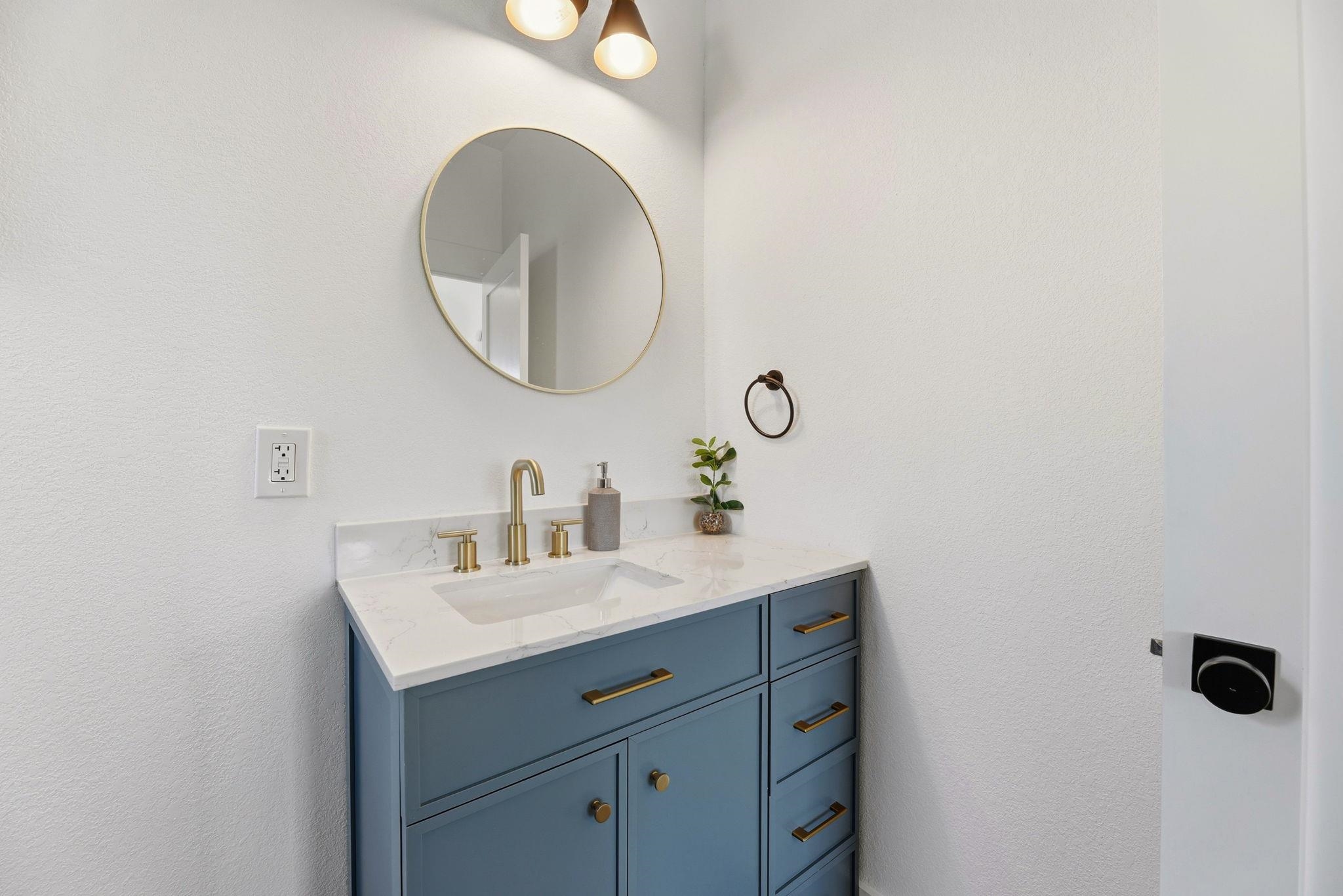 Detail Gallery Image 14 of 34 For 1834 8th St, Alameda,  CA 94501 - 2 Beds | 2 Baths