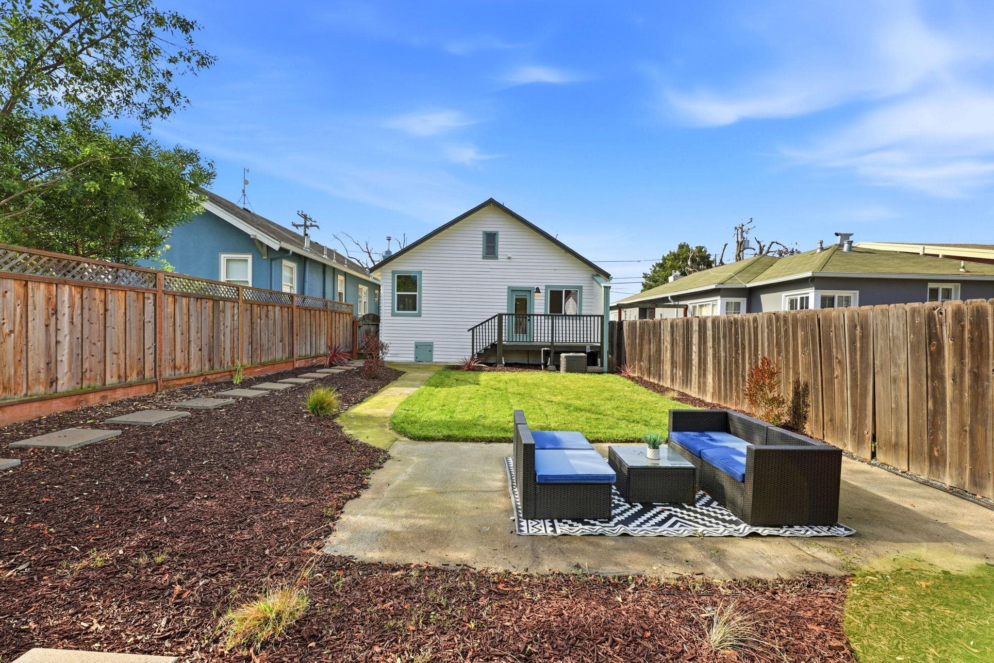 Detail Gallery Image 21 of 34 For 1834 8th St, Alameda,  CA 94501 - 2 Beds | 2 Baths