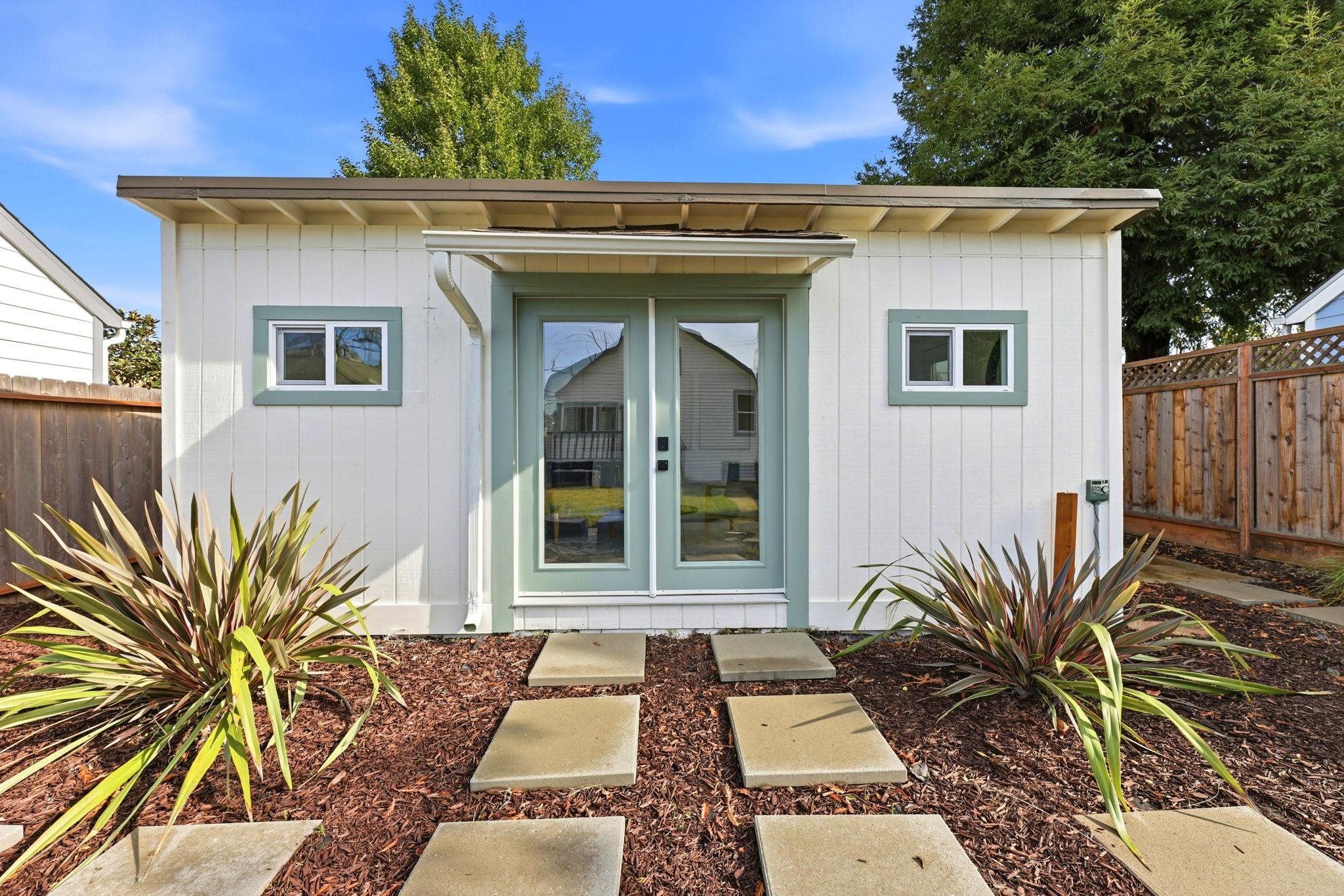 Detail Gallery Image 23 of 34 For 1834 8th St, Alameda,  CA 94501 - 2 Beds | 2 Baths
