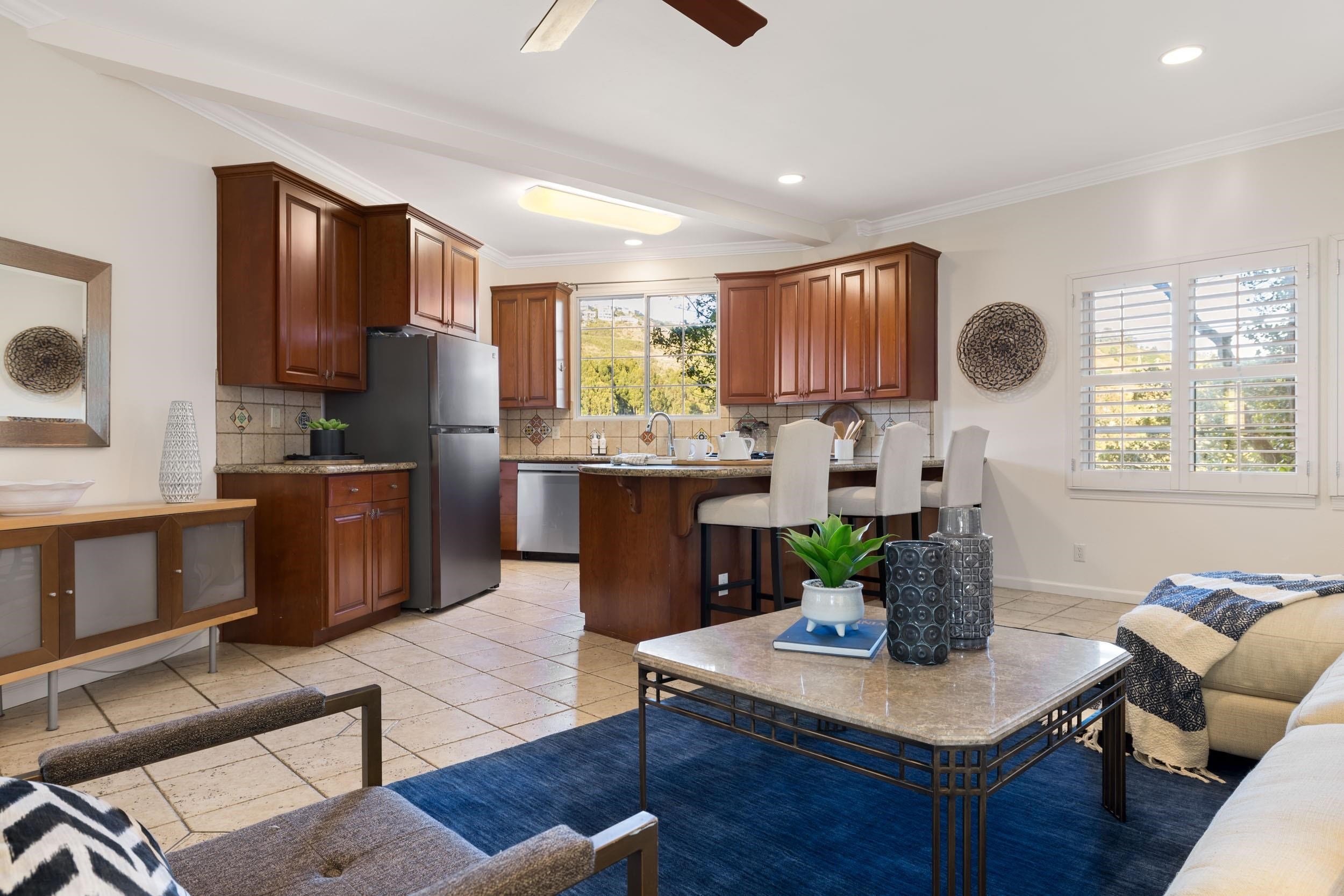 Detail Gallery Image 12 of 29 For 5668 Buena Vista Ave, Oakland,  CA 94618 - 3 Beds | 2/1 Baths