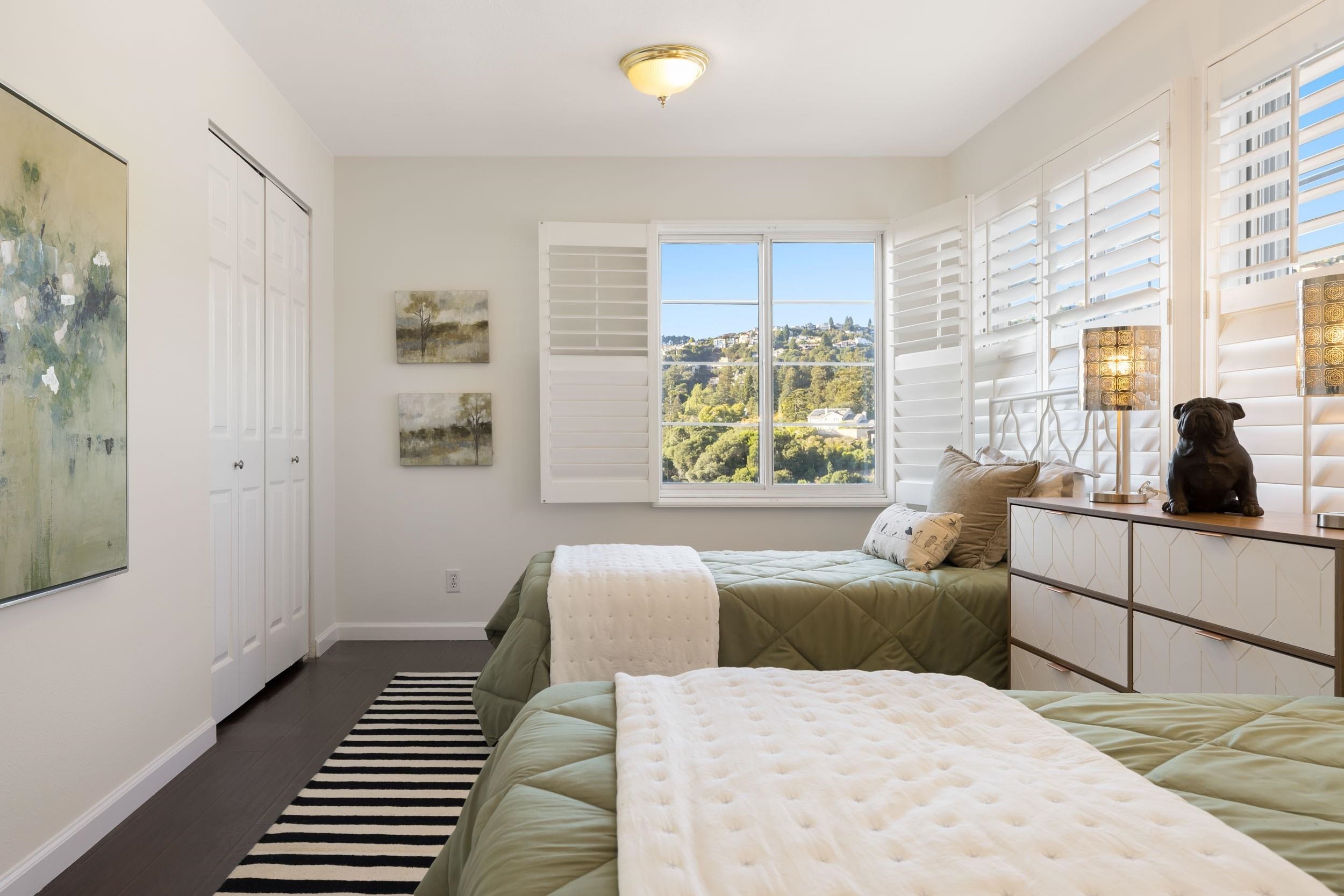 Detail Gallery Image 20 of 29 For 5668 Buena Vista Ave, Oakland,  CA 94618 - 3 Beds | 2/1 Baths