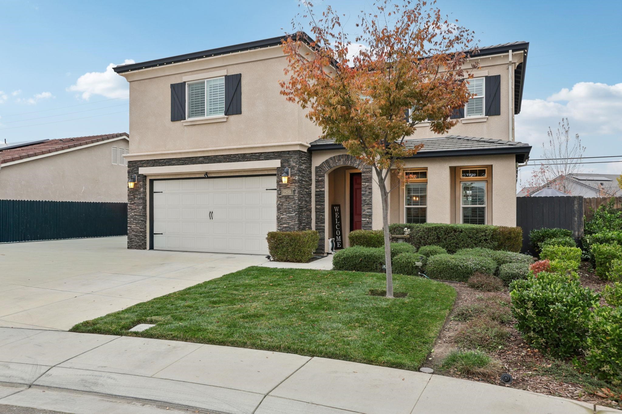 Detail Gallery Image 2 of 45 For 2519 Ava Julianna Way, Manteca,  CA 95337 - 4 Beds | 2/1 Baths