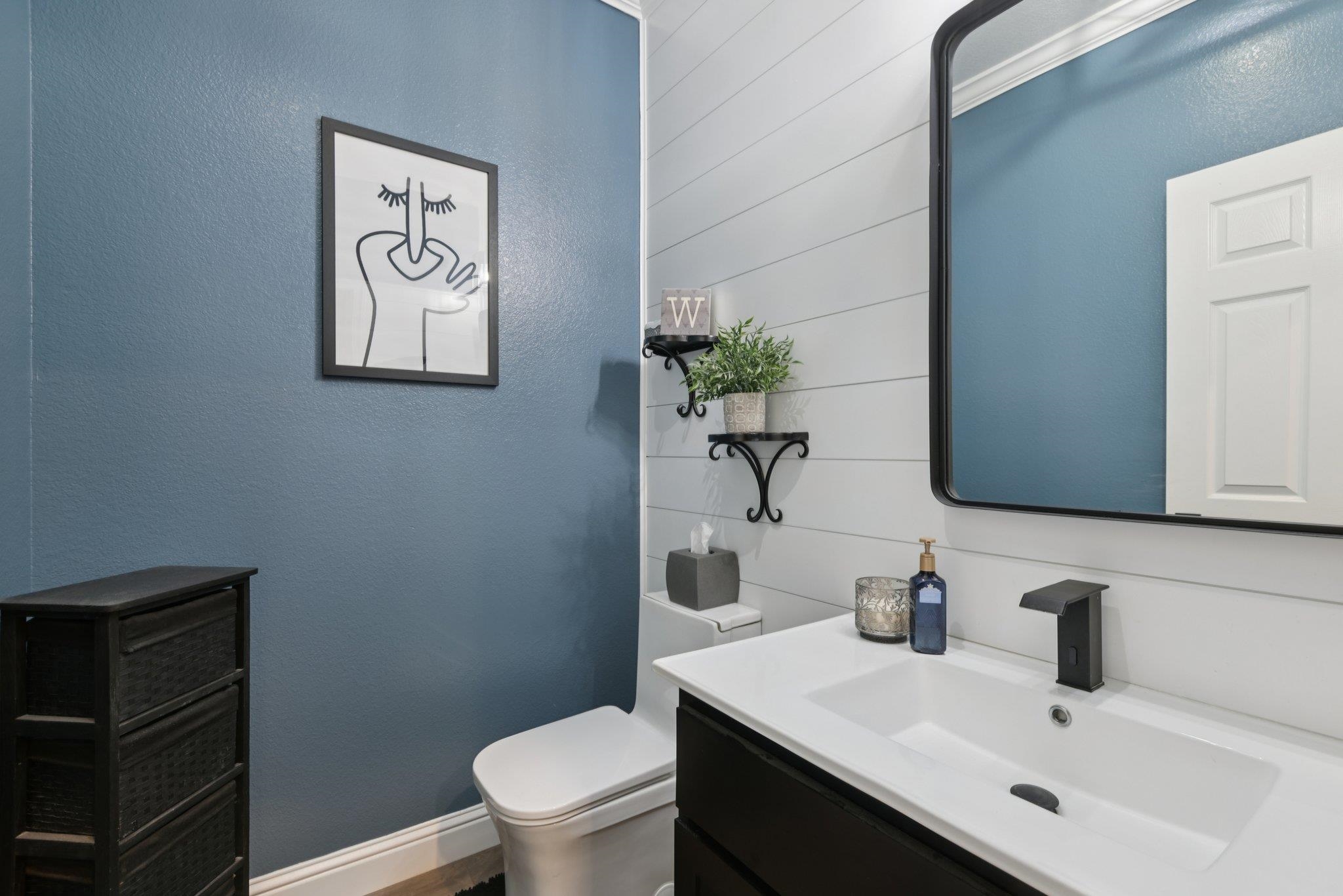 Detail Gallery Image 12 of 45 For 2519 Ava Julianna Way, Manteca,  CA 95337 - 4 Beds | 2/1 Baths