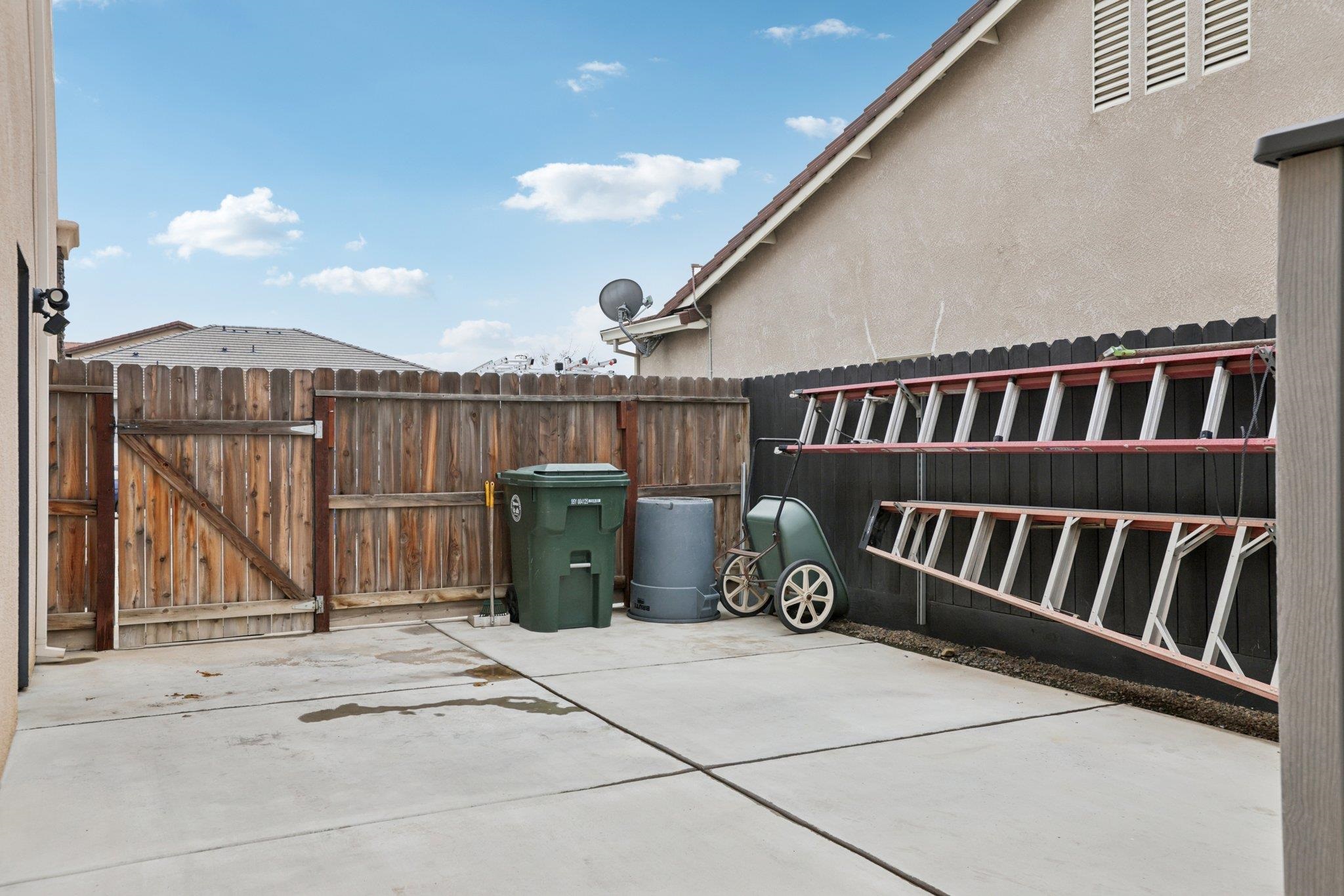 Detail Gallery Image 42 of 45 For 2519 Ava Julianna Way, Manteca,  CA 95337 - 4 Beds | 2/1 Baths