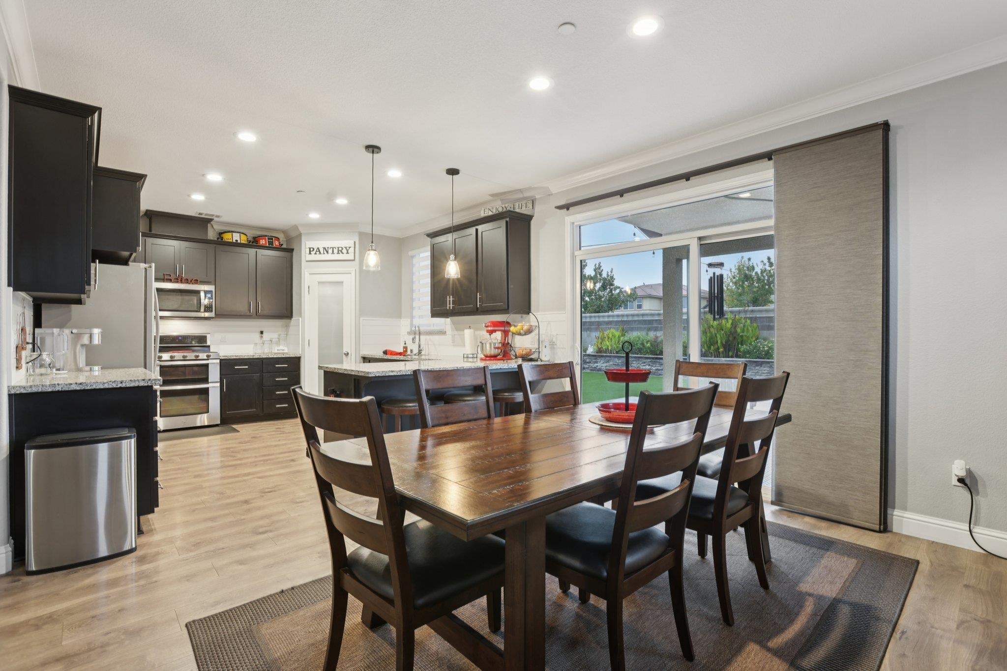 Detail Gallery Image 8 of 45 For 2519 Ava Julianna Way, Manteca,  CA 95337 - 4 Beds | 2/1 Baths