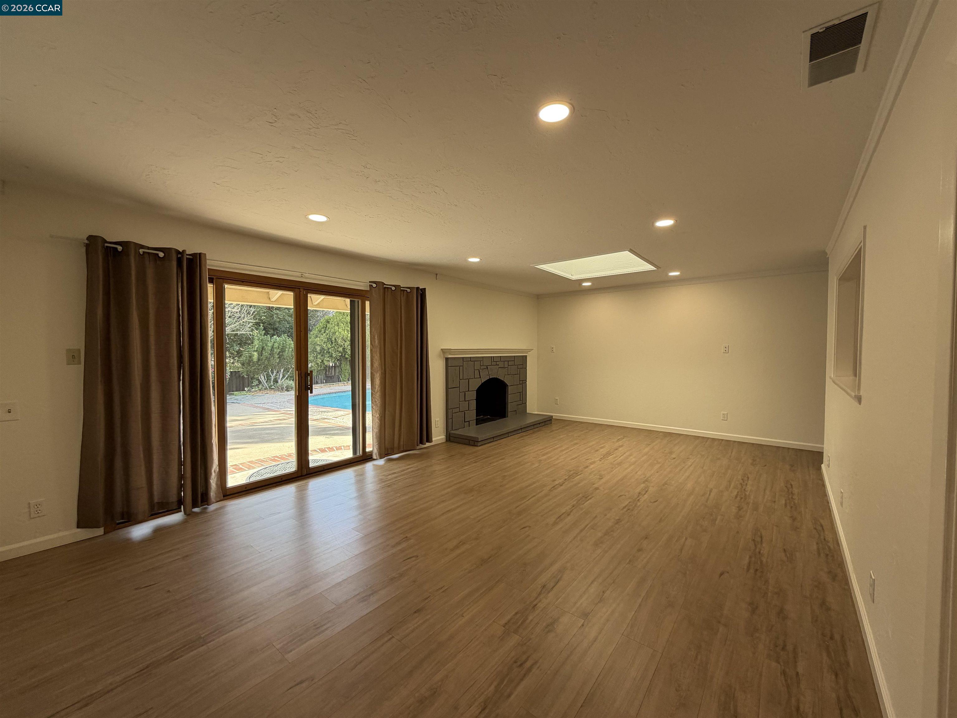 Detail Gallery Image 7 of 27 For 2994 Roundhill Rd, Alamo,  CA 94507 - 4 Beds | 3 Baths