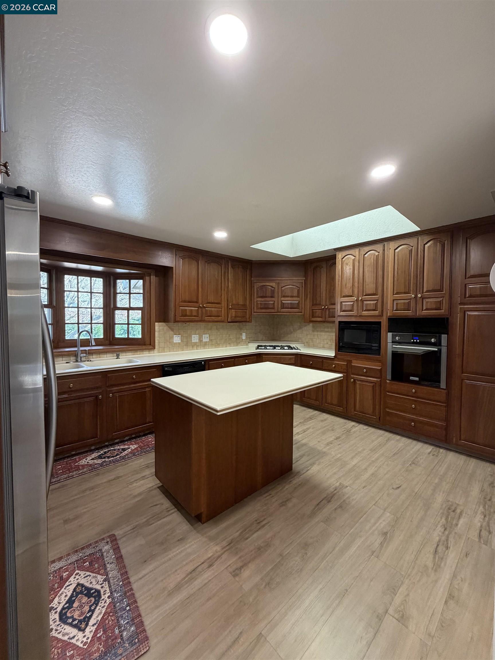 Detail Gallery Image 9 of 27 For 2994 Roundhill Rd, Alamo,  CA 94507 - 4 Beds | 3 Baths