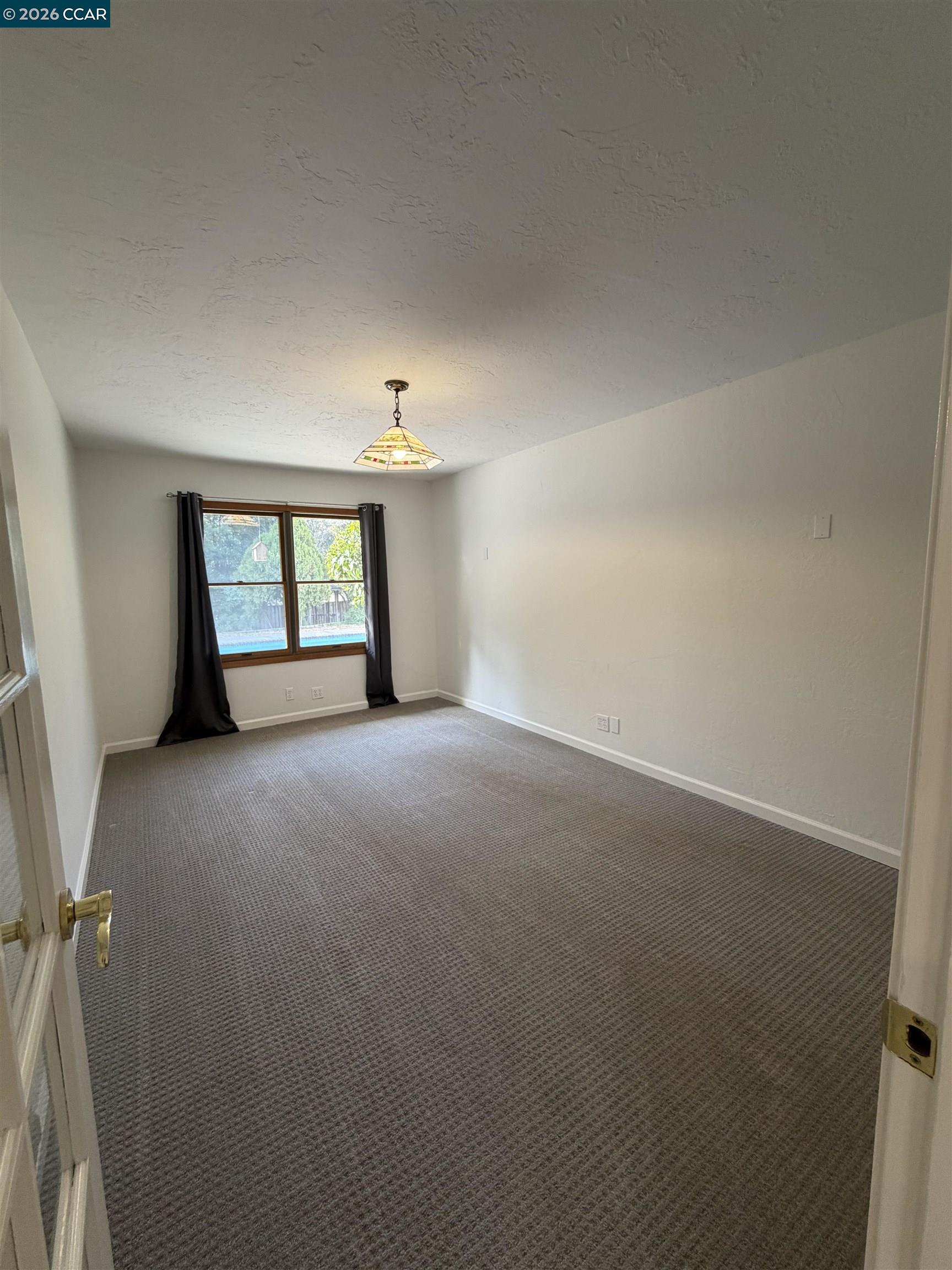 Detail Gallery Image 10 of 27 For 2994 Roundhill Rd, Alamo,  CA 94507 - 4 Beds | 3 Baths