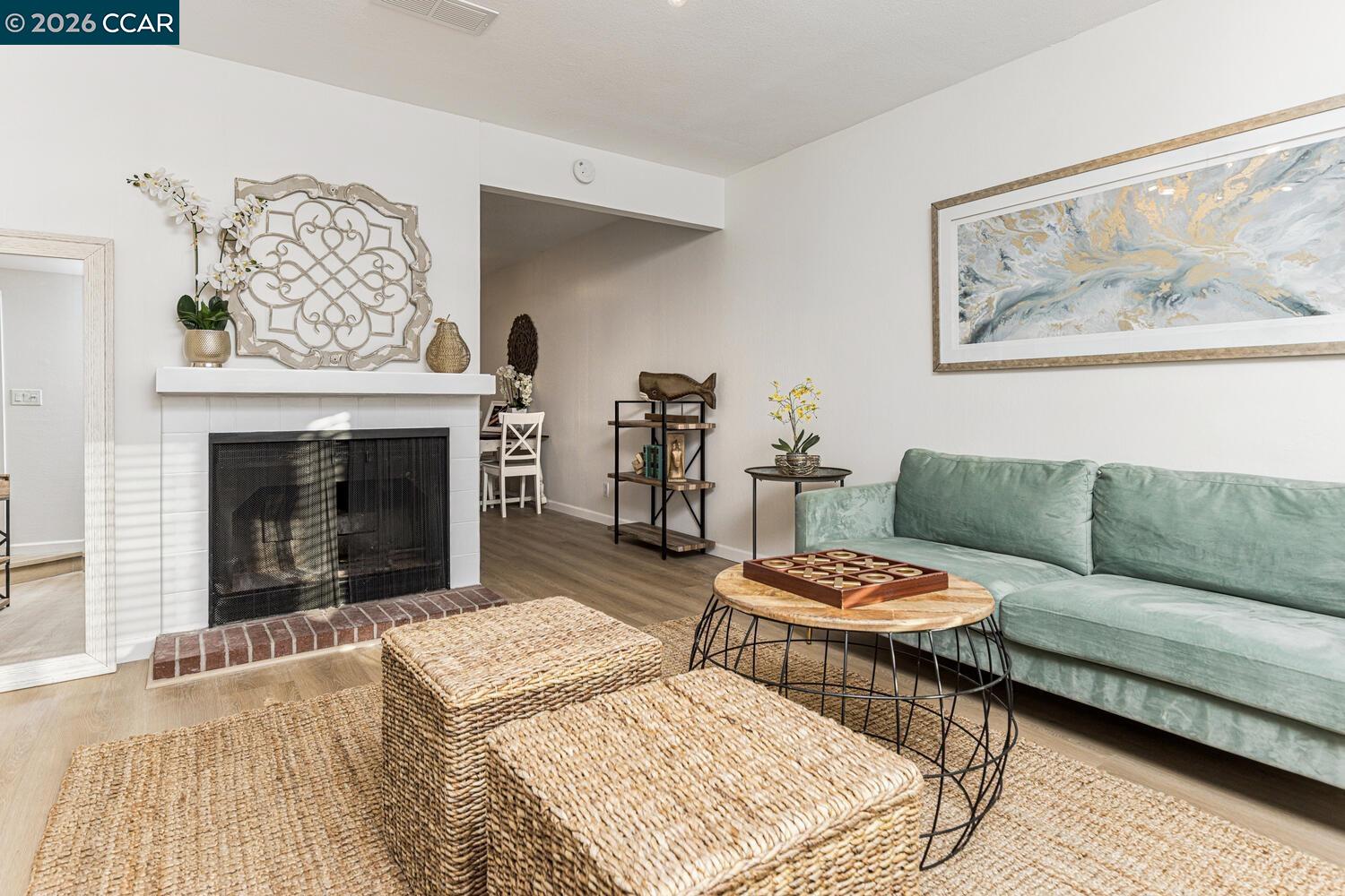 Photo #2: 41122484 Listing: Photo #2