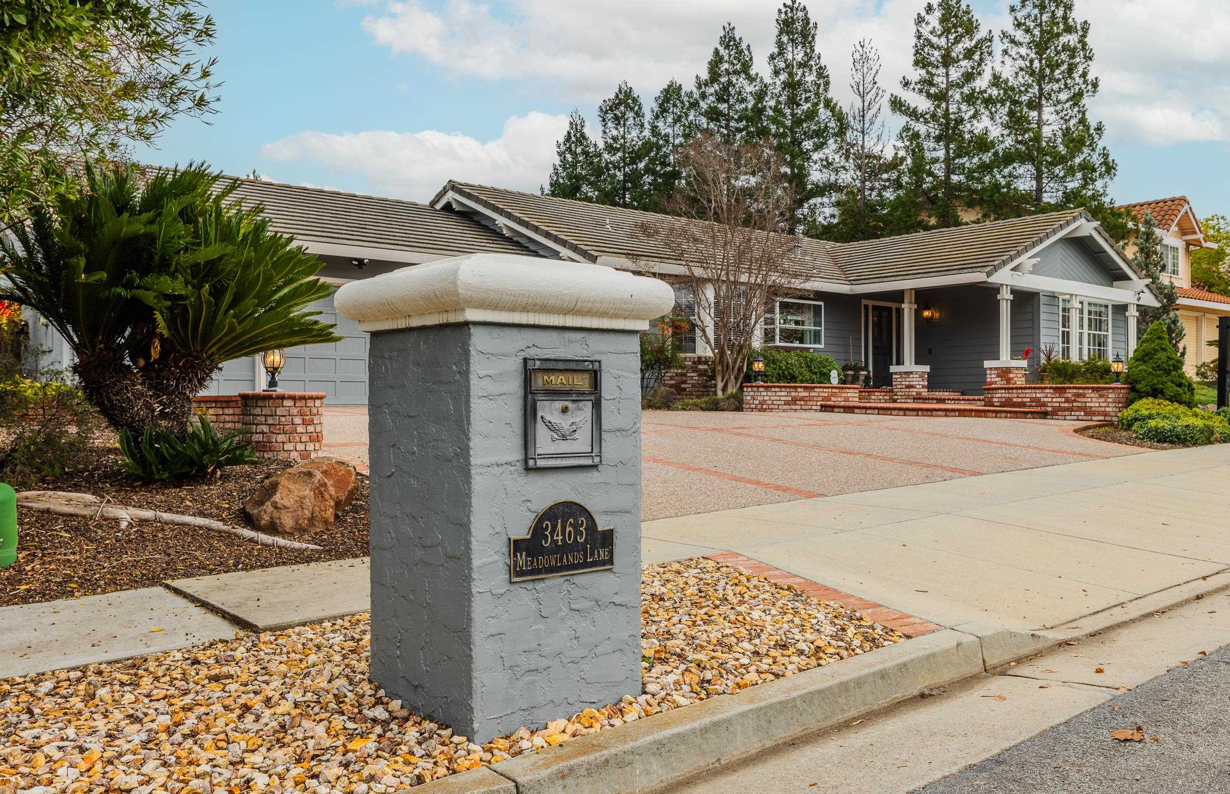 Detail Gallery Image 3 of 60 For 3463 Meadowlands Ln, San Jose,  CA 95135 - 4 Beds | 2 Baths