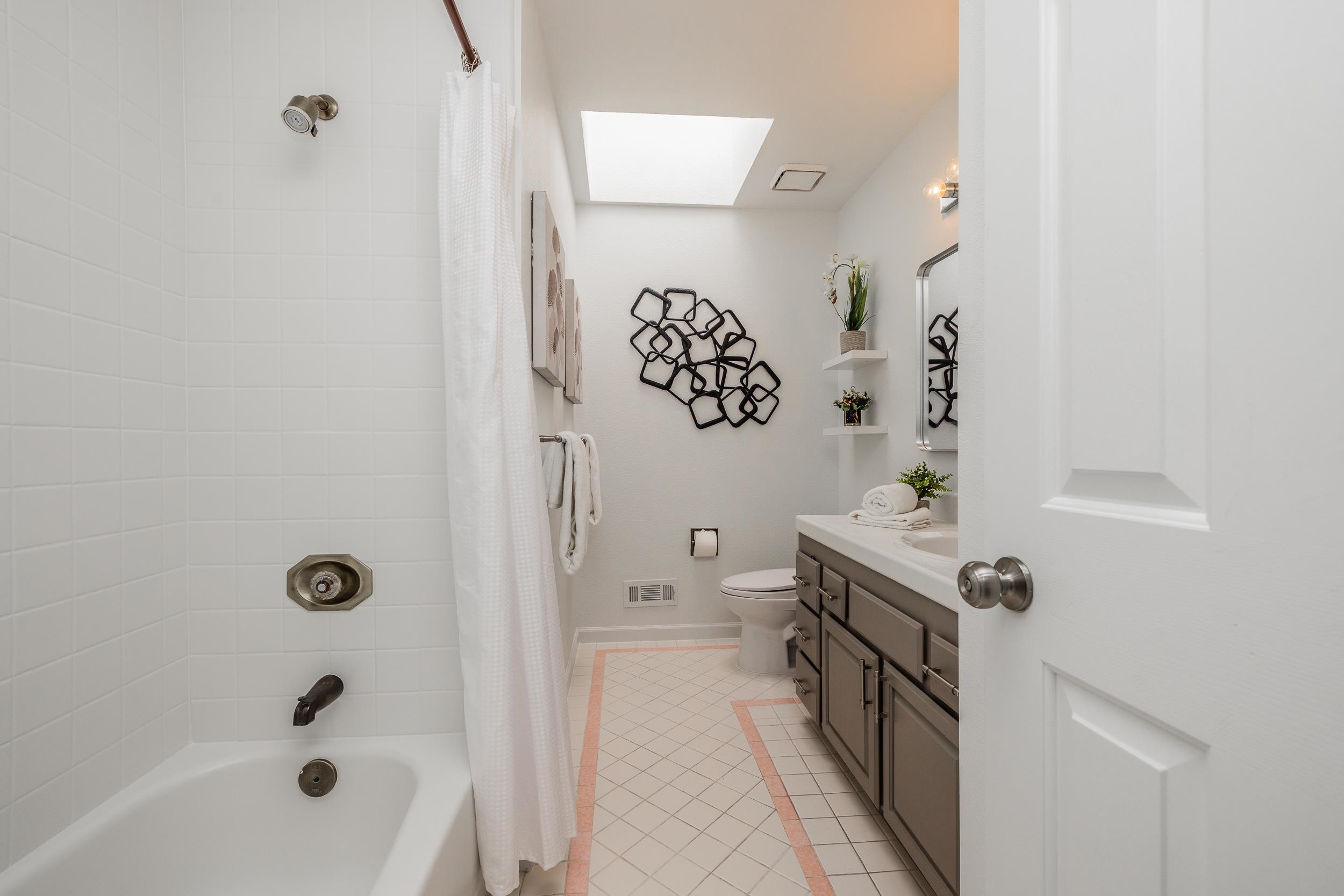 Detail Gallery Image 21 of 60 For 3463 Meadowlands Ln, San Jose,  CA 95135 - 4 Beds | 2 Baths