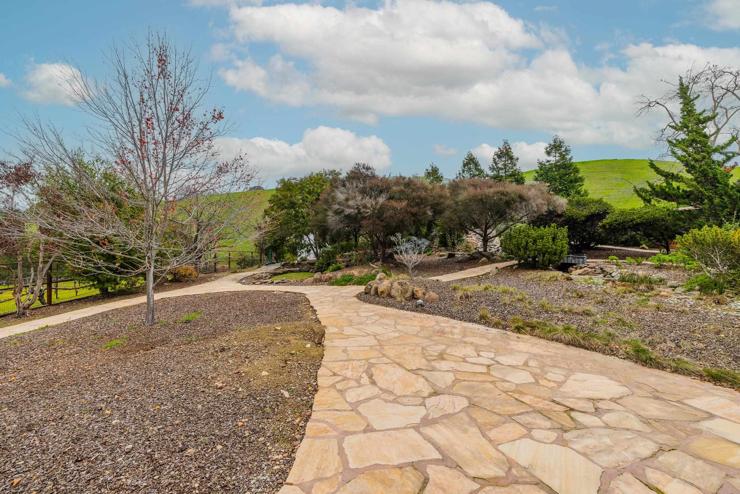 Detail Gallery Image 39 of 60 For 3463 Meadowlands Ln, San Jose,  CA 95135 - 4 Beds | 2 Baths