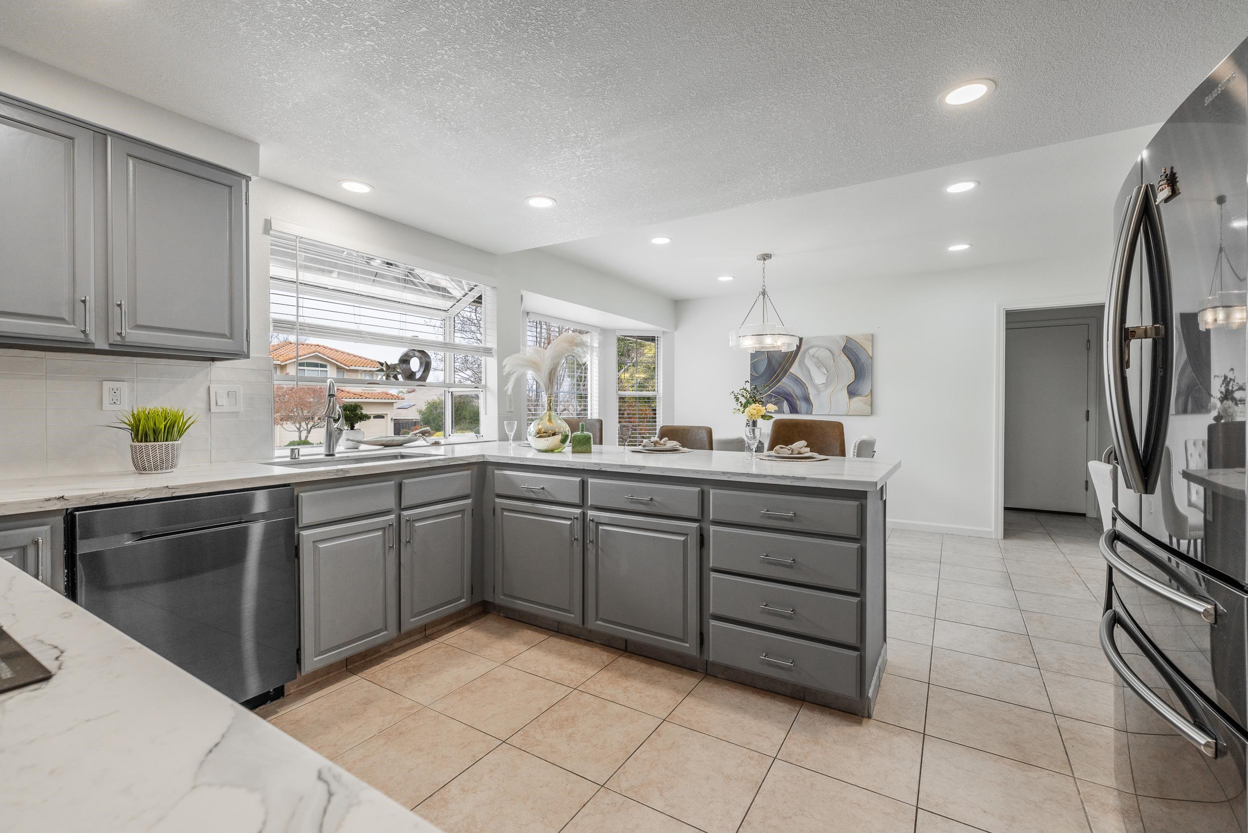 Detail Gallery Image 8 of 60 For 3463 Meadowlands Ln, San Jose,  CA 95135 - 4 Beds | 2 Baths