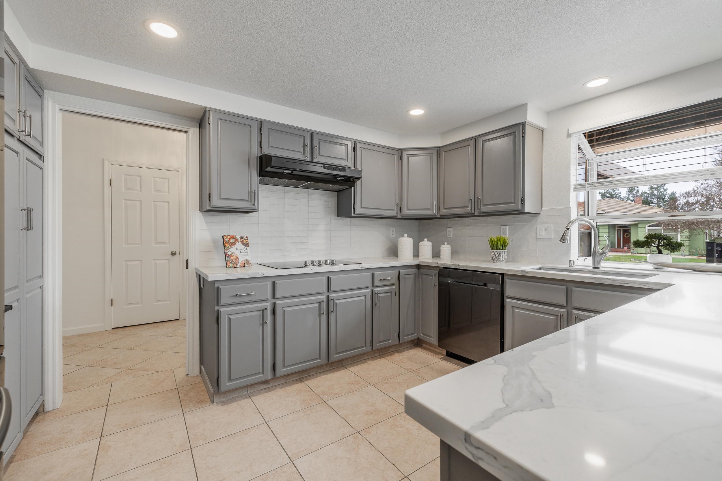 Detail Gallery Image 9 of 60 For 3463 Meadowlands Ln, San Jose,  CA 95135 - 4 Beds | 2 Baths