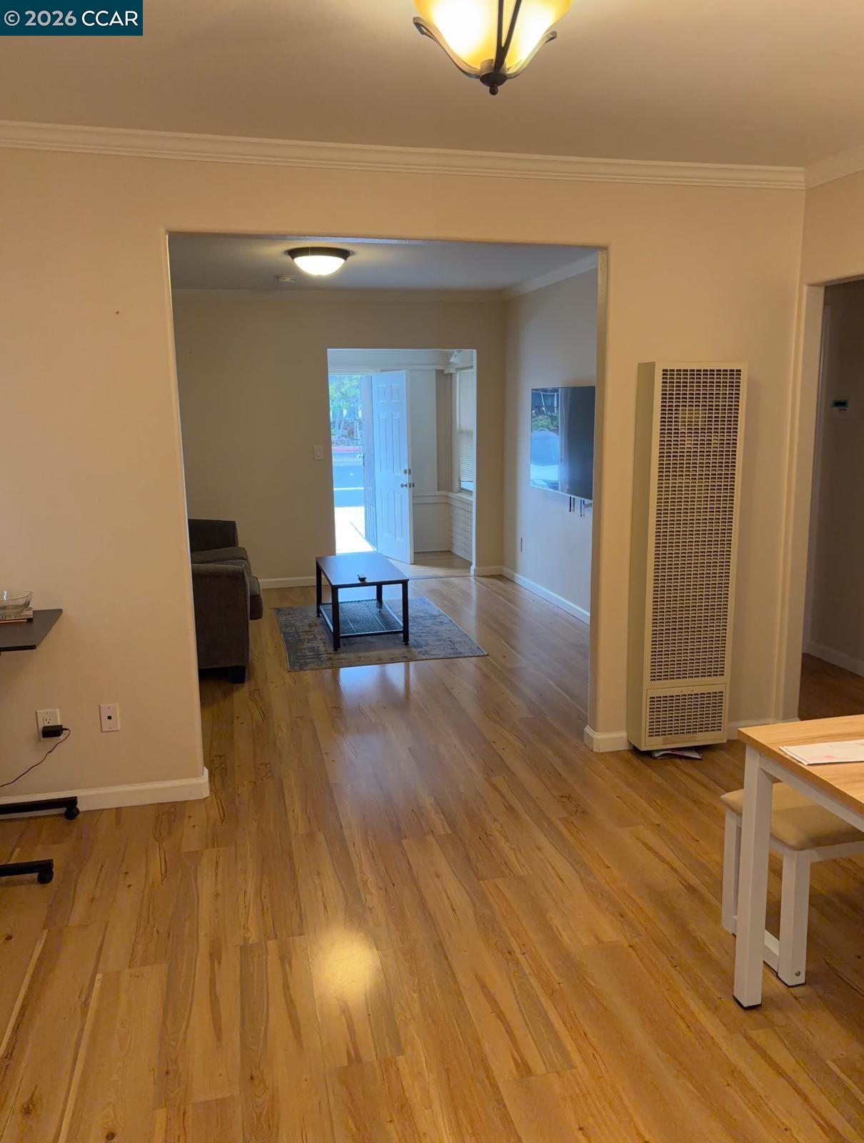 Detail Gallery Image 2 of 9 For 558 a Street, Hayward,  CA 94541 - 2 Beds | 1 Baths