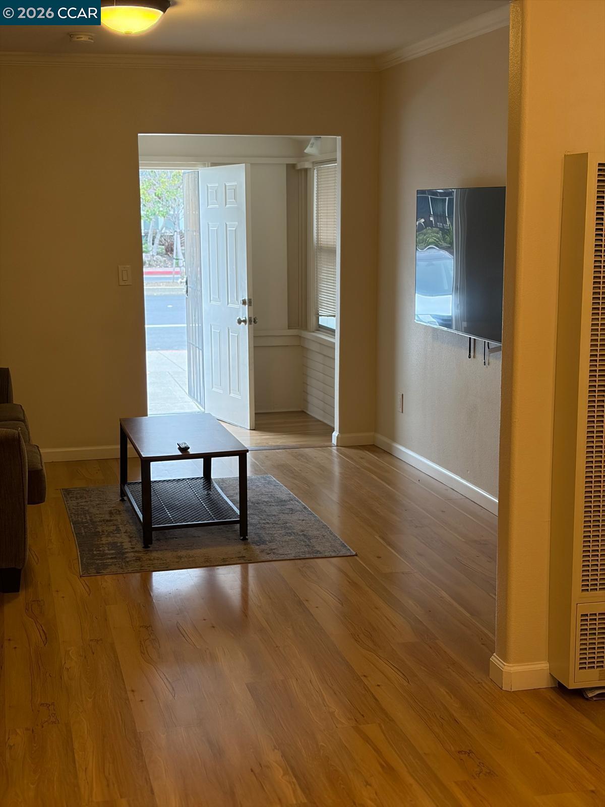 Detail Gallery Image 3 of 9 For 558 a Street, Hayward,  CA 94541 - 2 Beds | 1 Baths