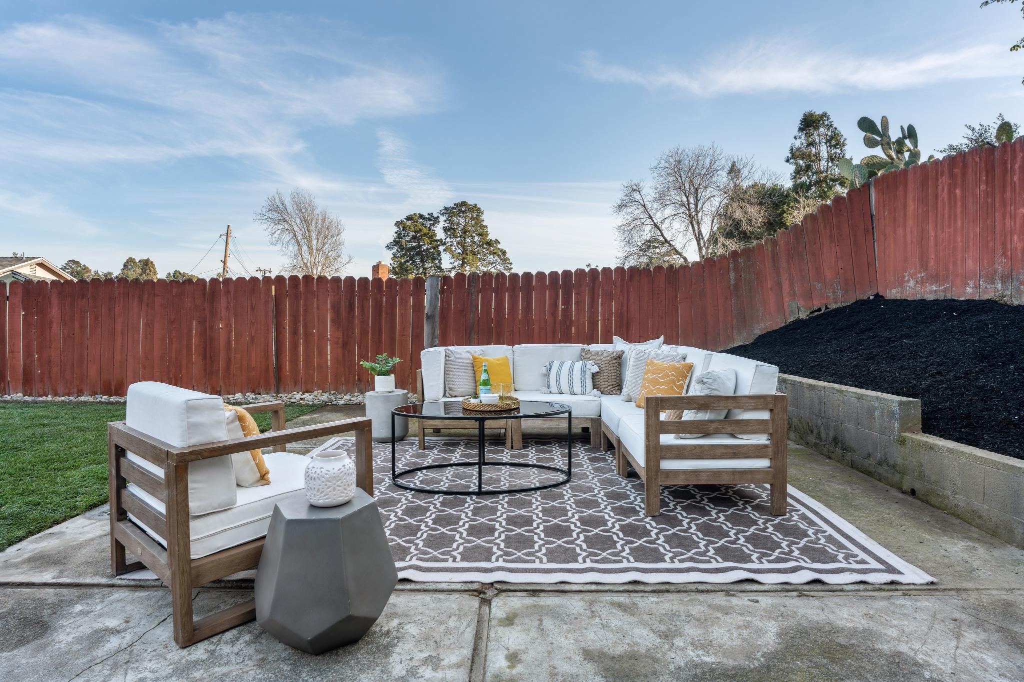 Detail Gallery Image 37 of 44 For 885 Tara Hills Dr, Pinole,  CA 94564 - 3 Beds | 2 Baths