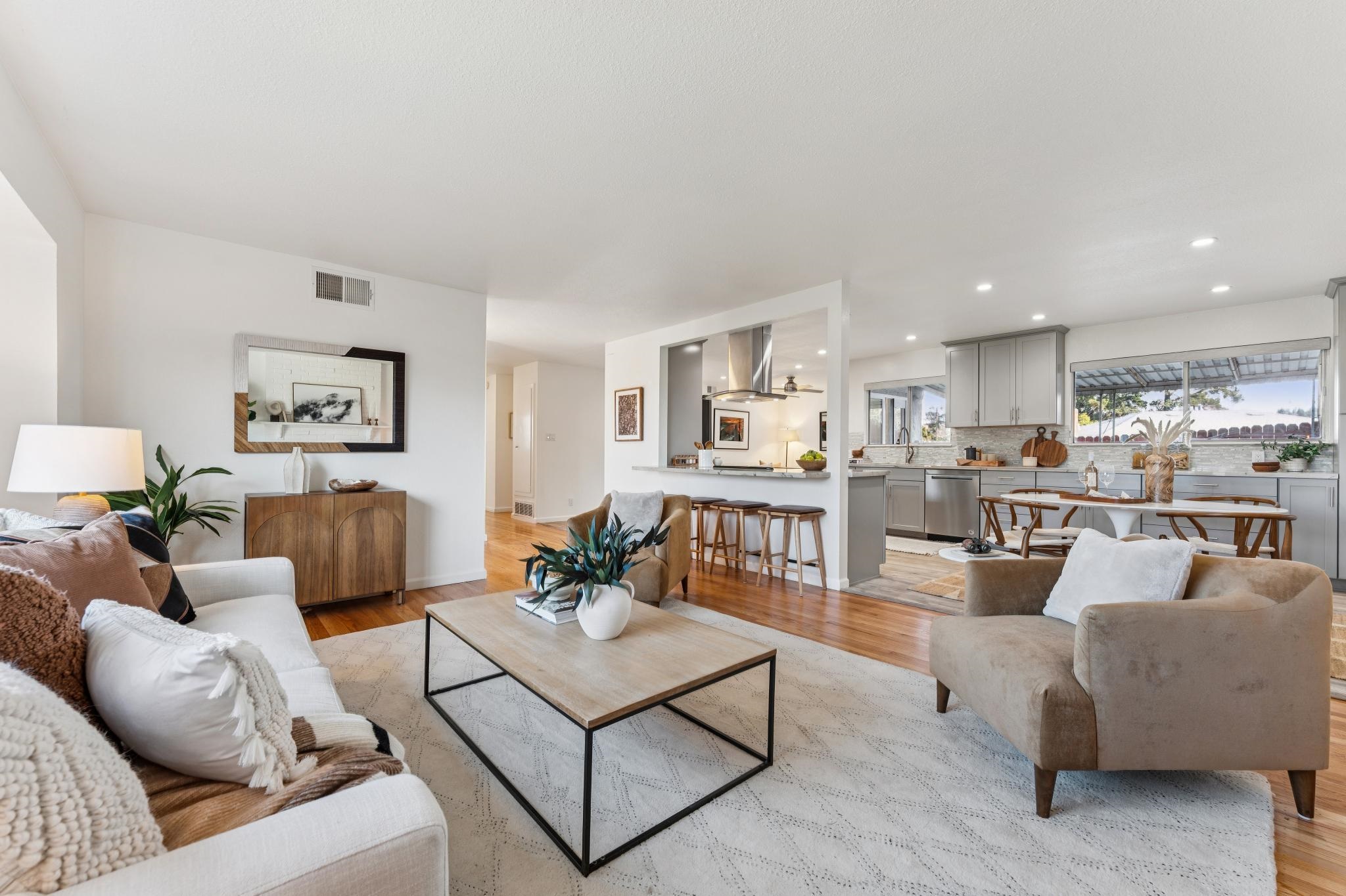 Detail Gallery Image 6 of 44 For 885 Tara Hills Dr, Pinole,  CA 94564 - 3 Beds | 2 Baths