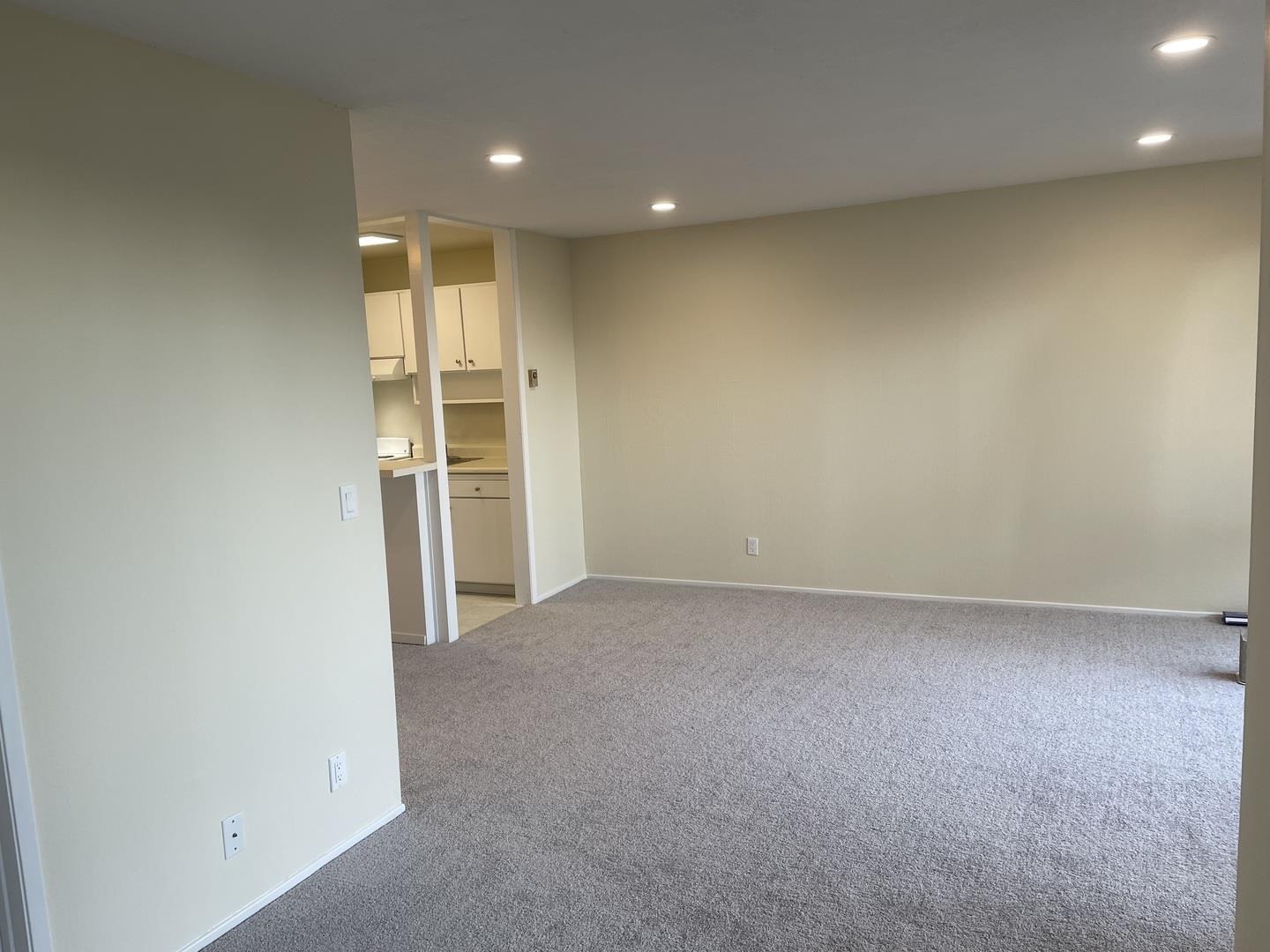 Photo #3: 41122490 Listing: Photo #3