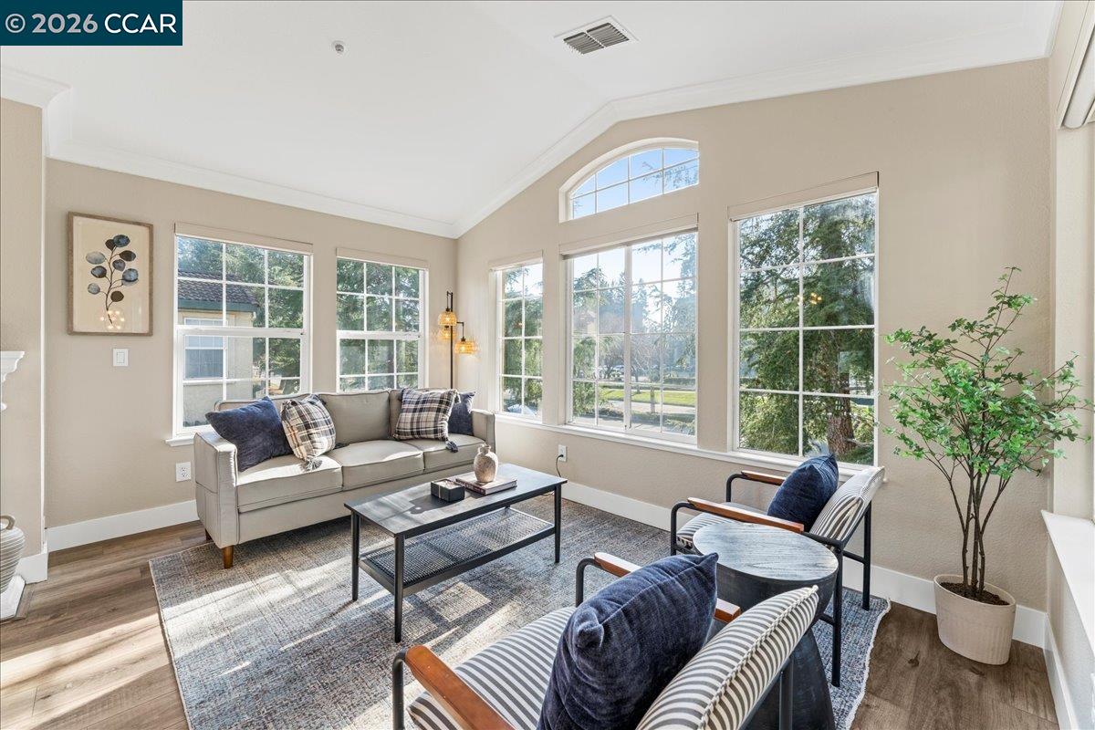 Photo #8: 41122492 Listing: Photo #8