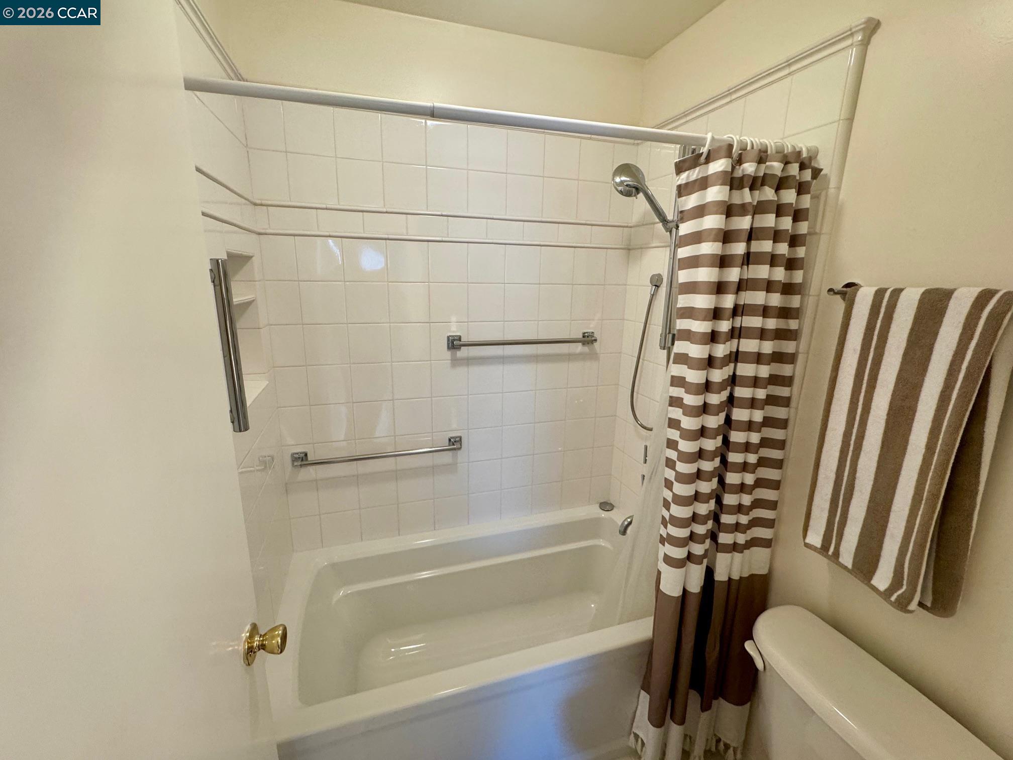 Photo #16: 41122493 Listing: Photo #16