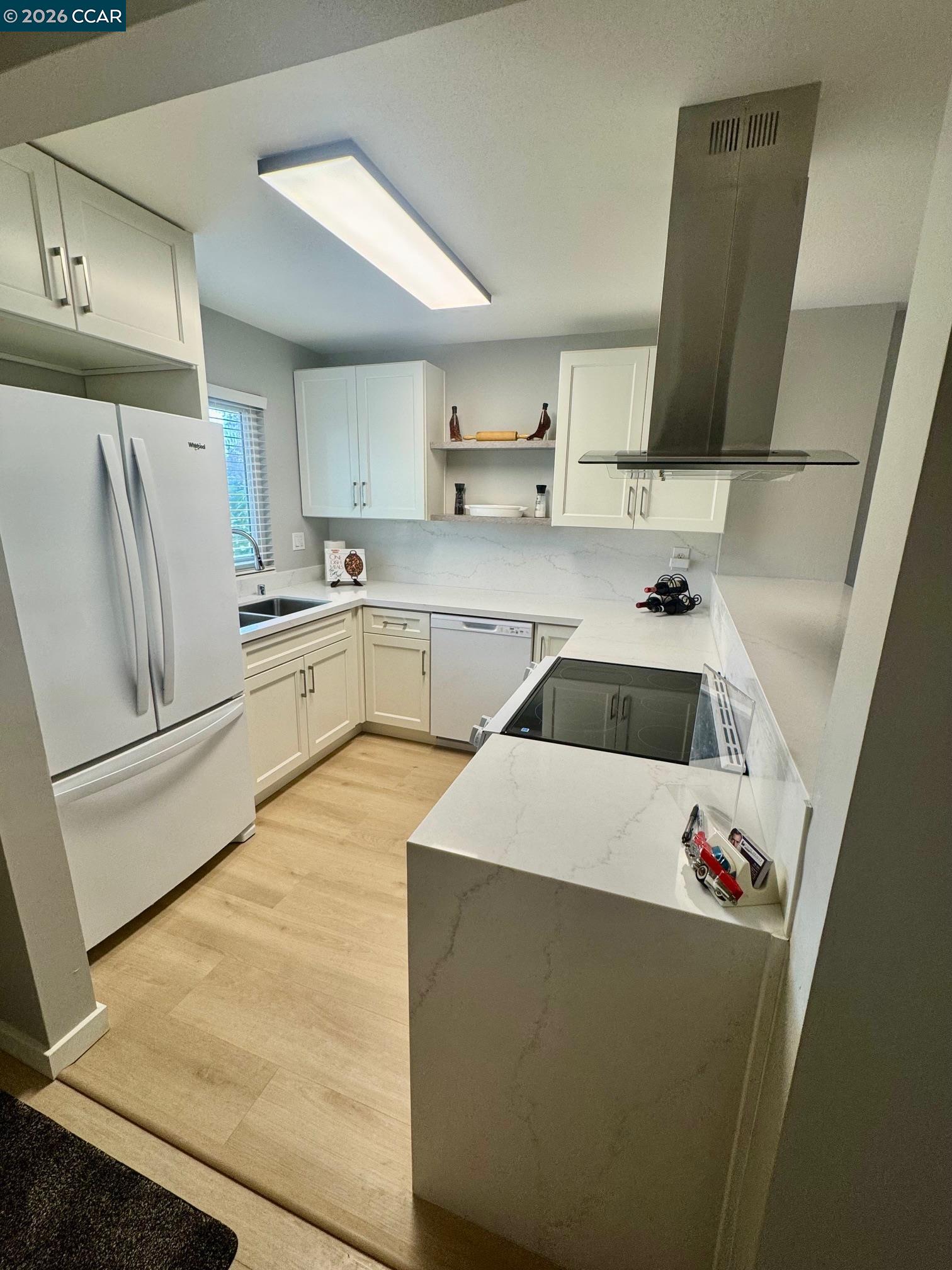 Photo #3: 41122493 Listing: Photo #3