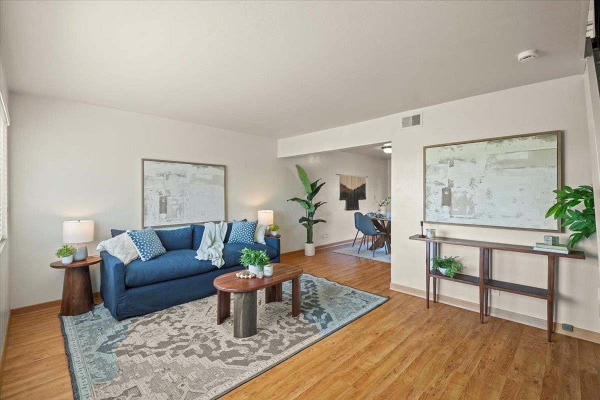 Photo #2: 41122494 Listing: Photo #2