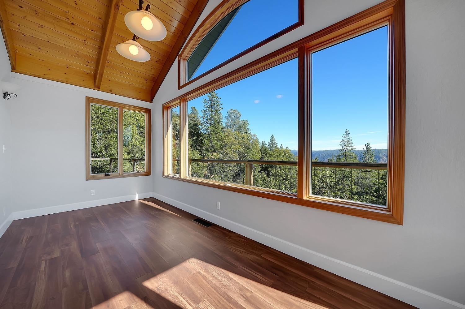 Detail Gallery Image 8 of 60 For 5569 Campfire Court 1, Hathaway Pines,  CA 95233 - 4 Beds | 2 Baths