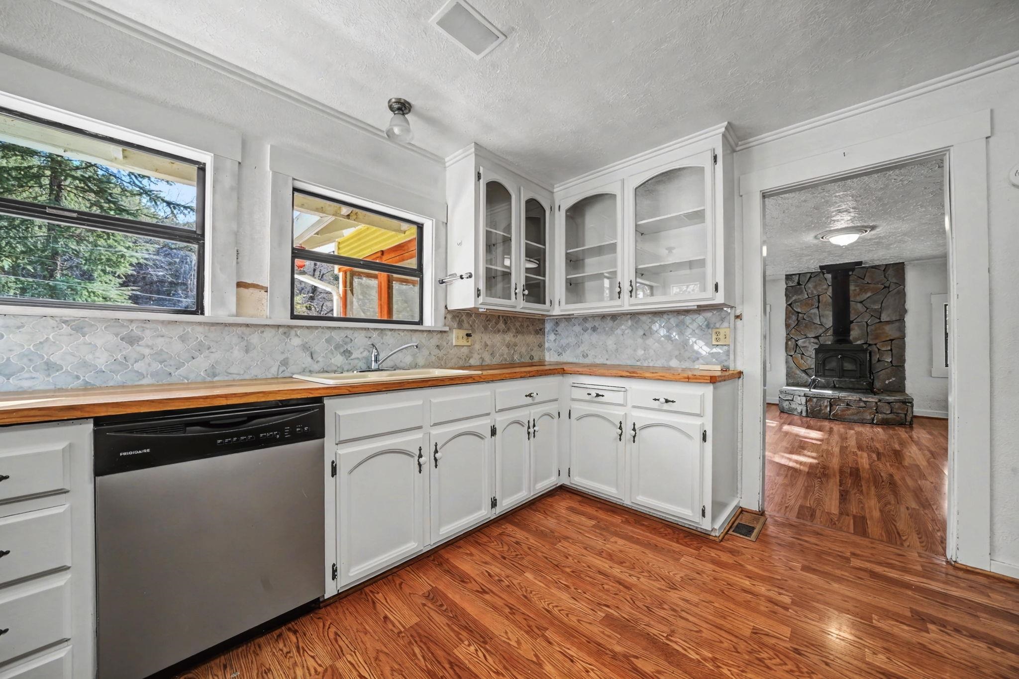 Detail Gallery Image 11 of 60 For 731 Dam, Murphys,  CA 95247 - 3 Beds | 3 Baths